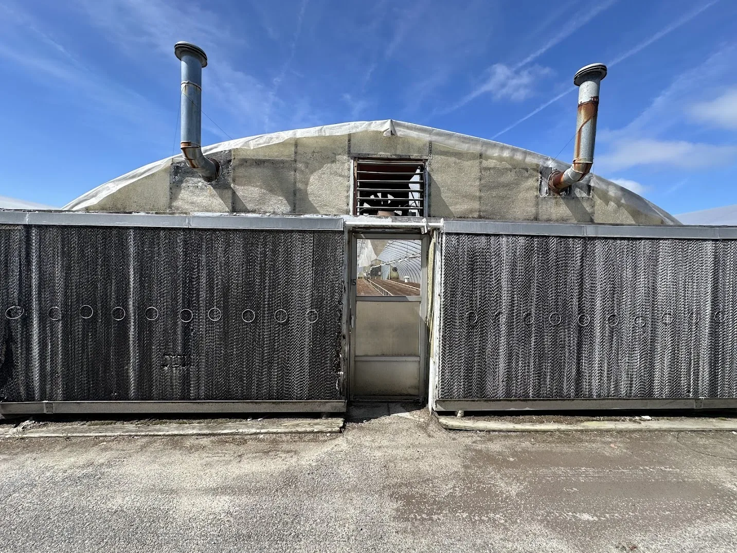 WHITE'S AUCTION LOT 10 - GH15 - X.S. Smith 30' x 96' Criterion Quonset Hoop Greenhouse, photo 2