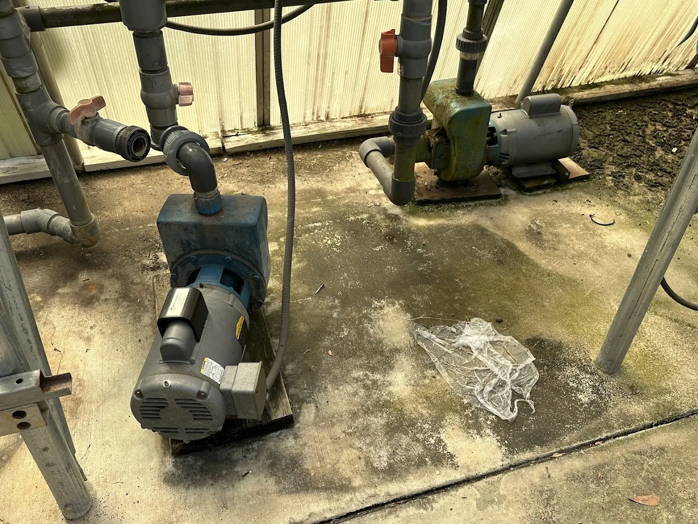 WHITE'S AUCTION LOT 102 - Booster Pump and Fertilizer Station with Baldor Reliance JML1406T Motor and Dosatron Injectors  Greenhouse 26, photo 2