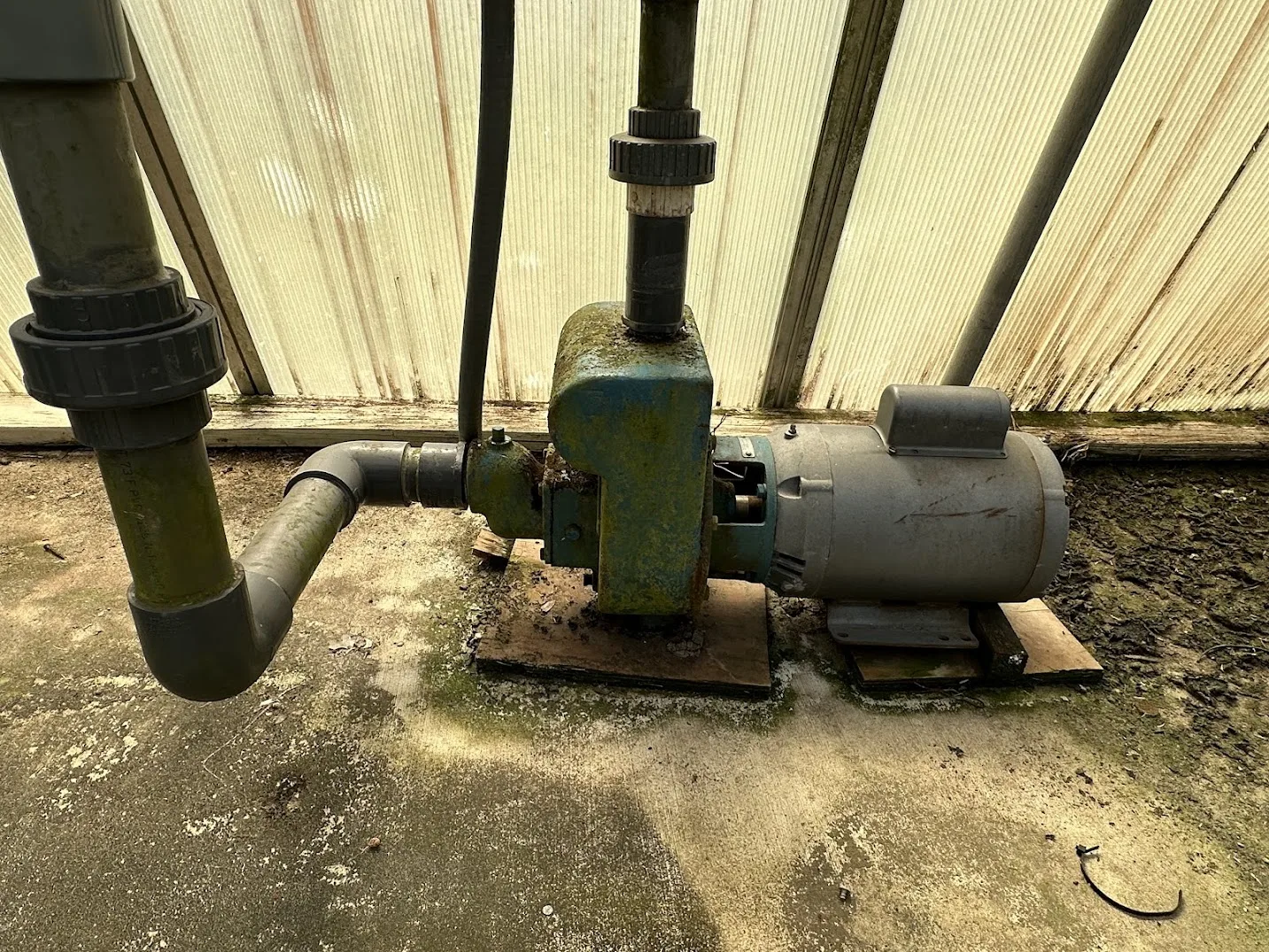 WHITE'S AUCTION LOT 102 - Booster Pump and Fertilizer Station with Baldor Reliance JML1406T Motor and Dosatron Injectors  Greenhouse 26, photo 3