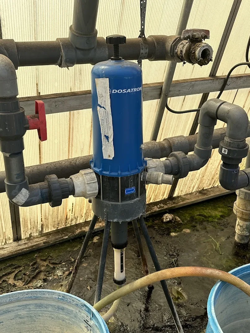 WHITE'S AUCTION LOT 102 - Booster Pump and Fertilizer Station with Baldor Reliance JML1406T Motor and Dosatron Injectors  Greenhouse 26, photo 5