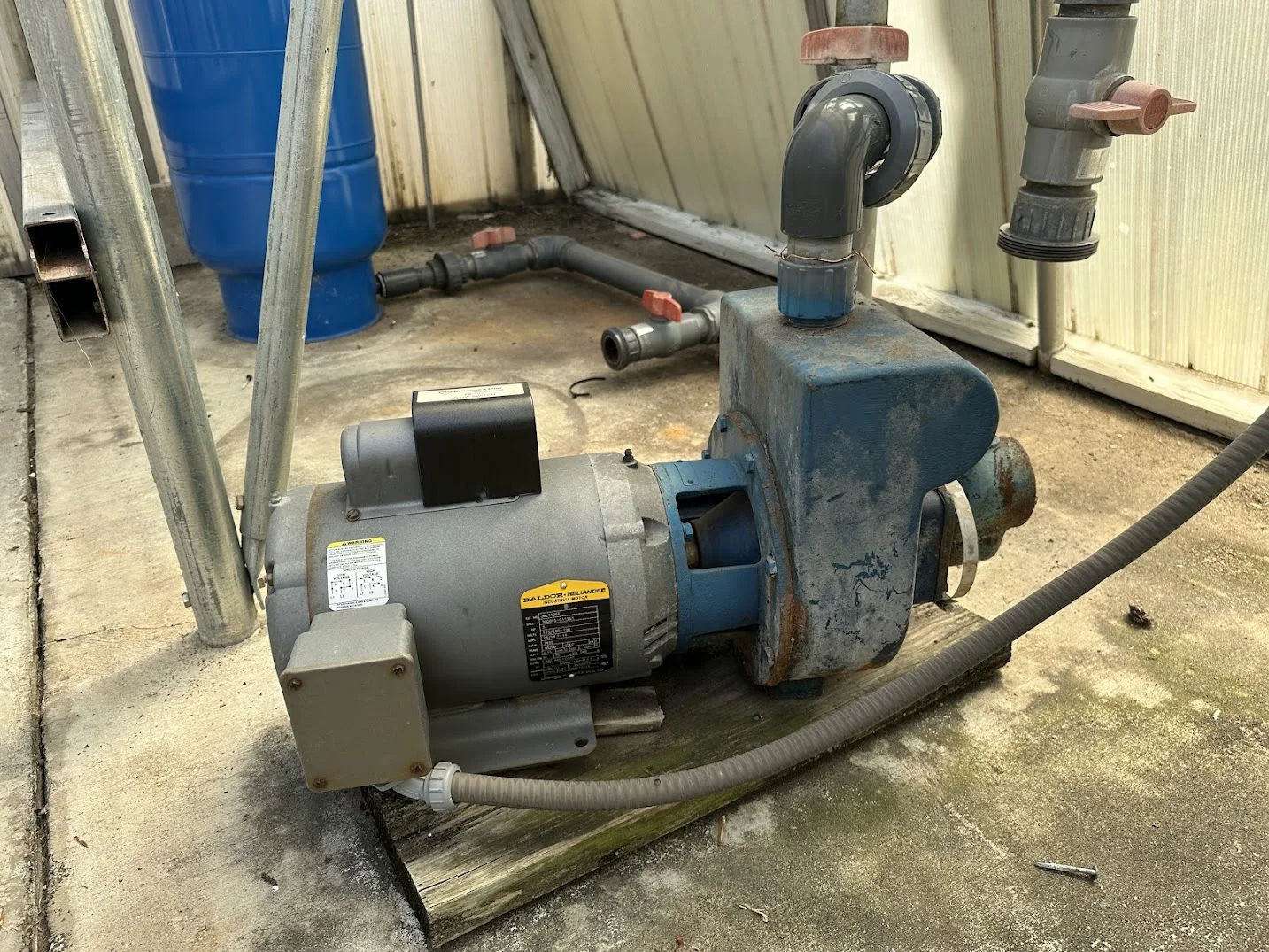 WHITE'S AUCTION LOT 102 - Booster Pump and Fertilizer Station with Baldor Reliance JML1406T Motor and Dosatron Injectors  Greenhouse 26, photo 6