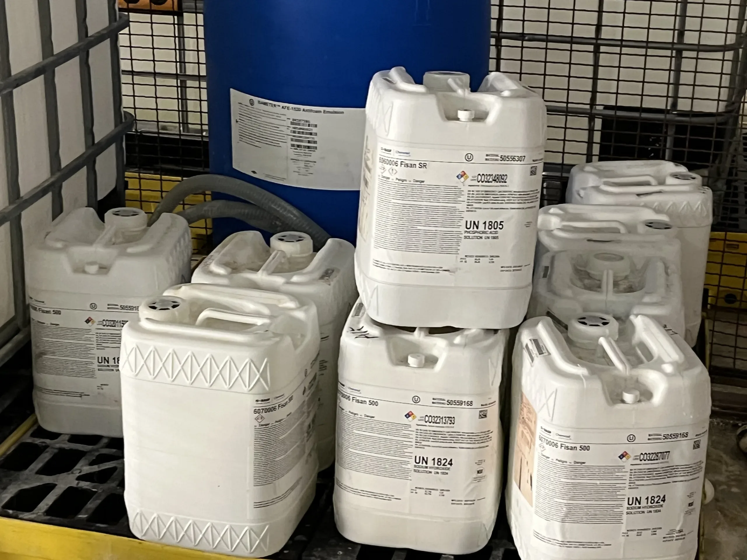 AEROFARMS LOT 12 -  Hydroponic Nutrients - Potassium Hydroxide, pH 4 Buffer, Botanigard ES, Oxidite 2.0, Alpet Food Grade Hand Sanitizer, photo 6