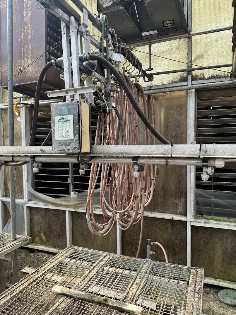 WHITES AUCTION LOT 123 - 17' Double Rail Watering Boom System with Greenhouse Technology Inc. Boom System Controller in GH22 Starting Area Bay 6, photo 2