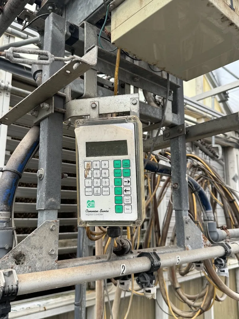 WHITES AUCTION LOT 124 - 21' Double Rail Watering Boom System with GTI Common Sense Irrigation Controller in GH23 Starting Area Boom 1, photo 2