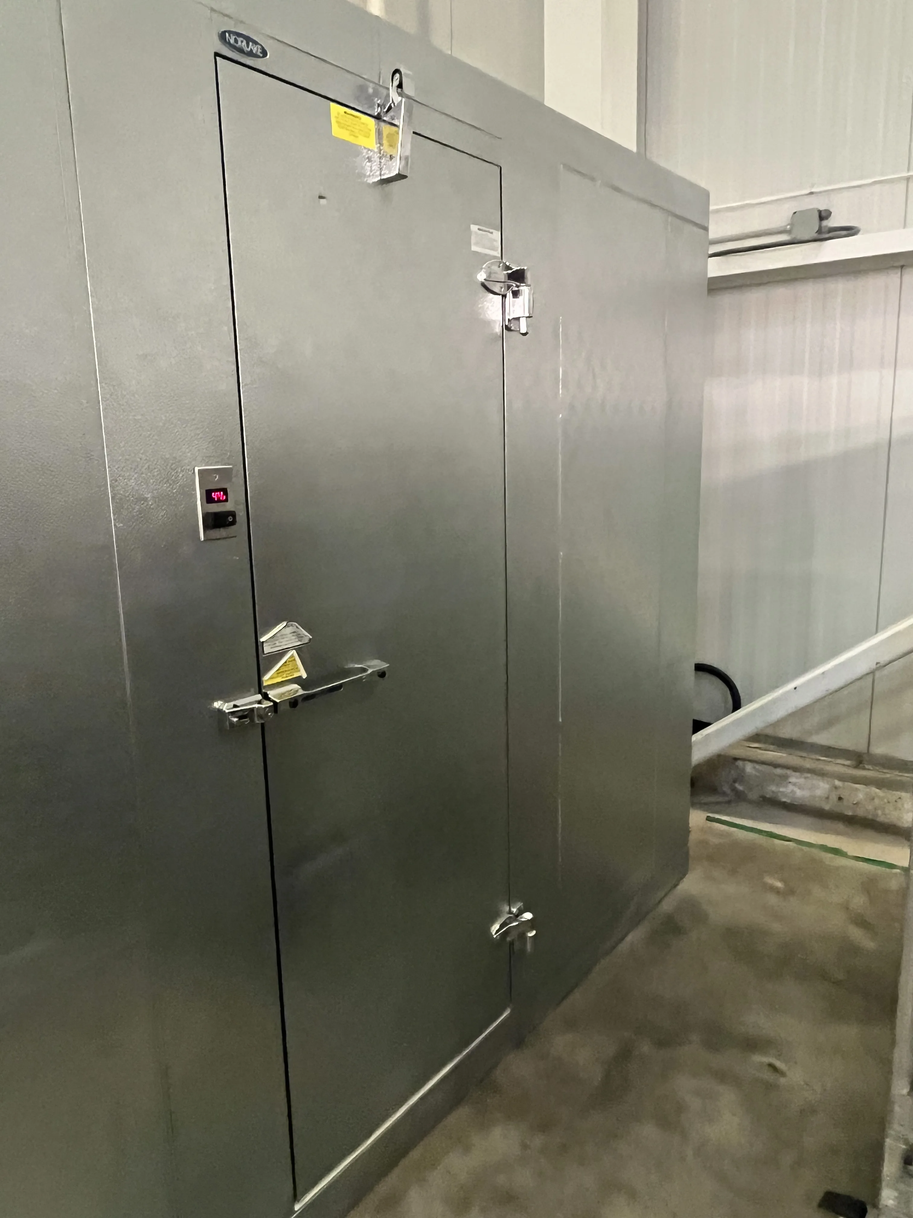 AEROFARMS LOT 14 - Norlake KL P26X78 Walk-In Seed Cooler - Optimal Seed Storage Solution!, photo 2