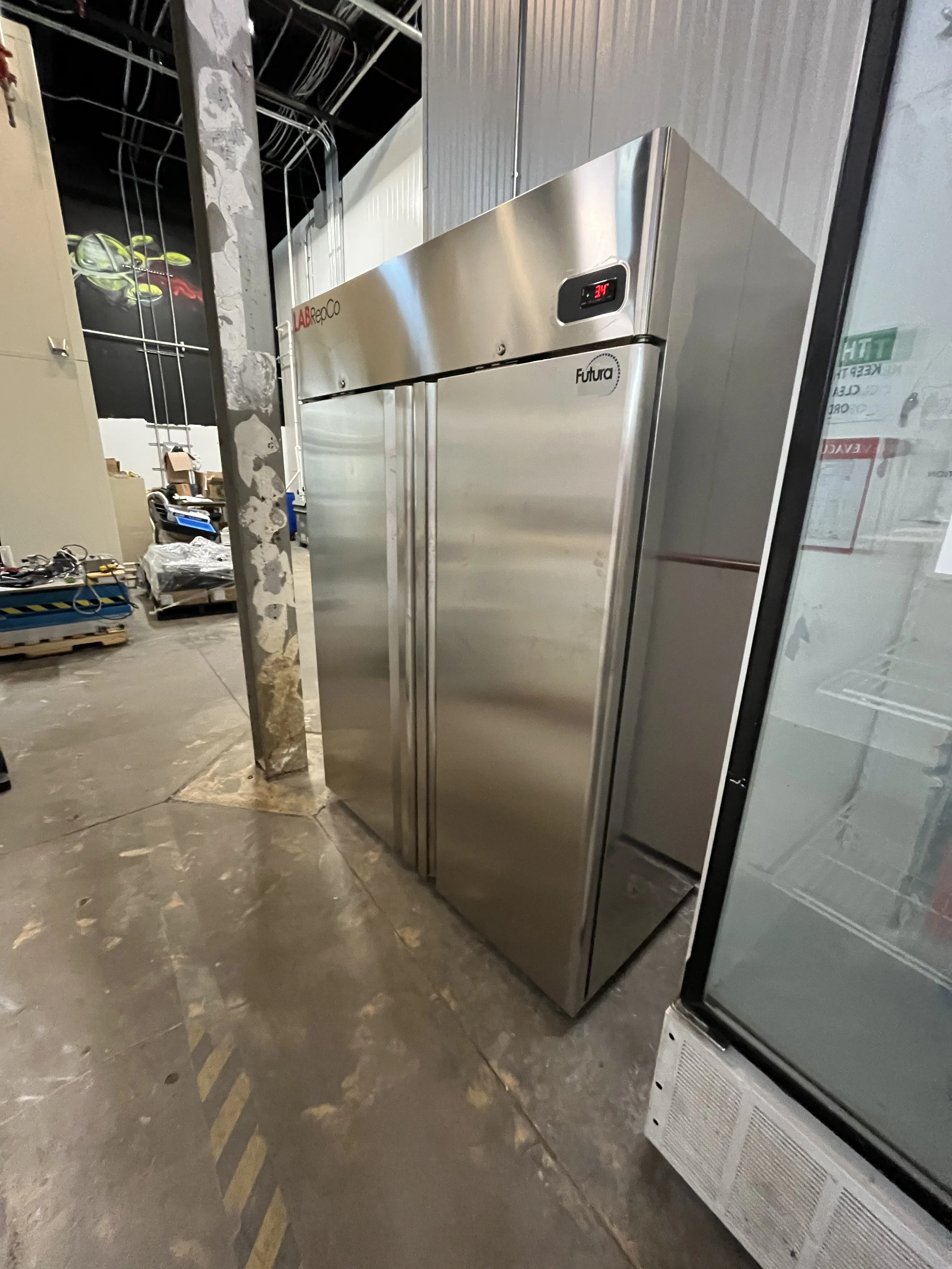 AEROFARMS LOT 15 - Eco-Friendly Cold Storage: Labrep Co LabLD-49-SDSS Laboratory Refrigerator from the Futura LD Series, photo 3