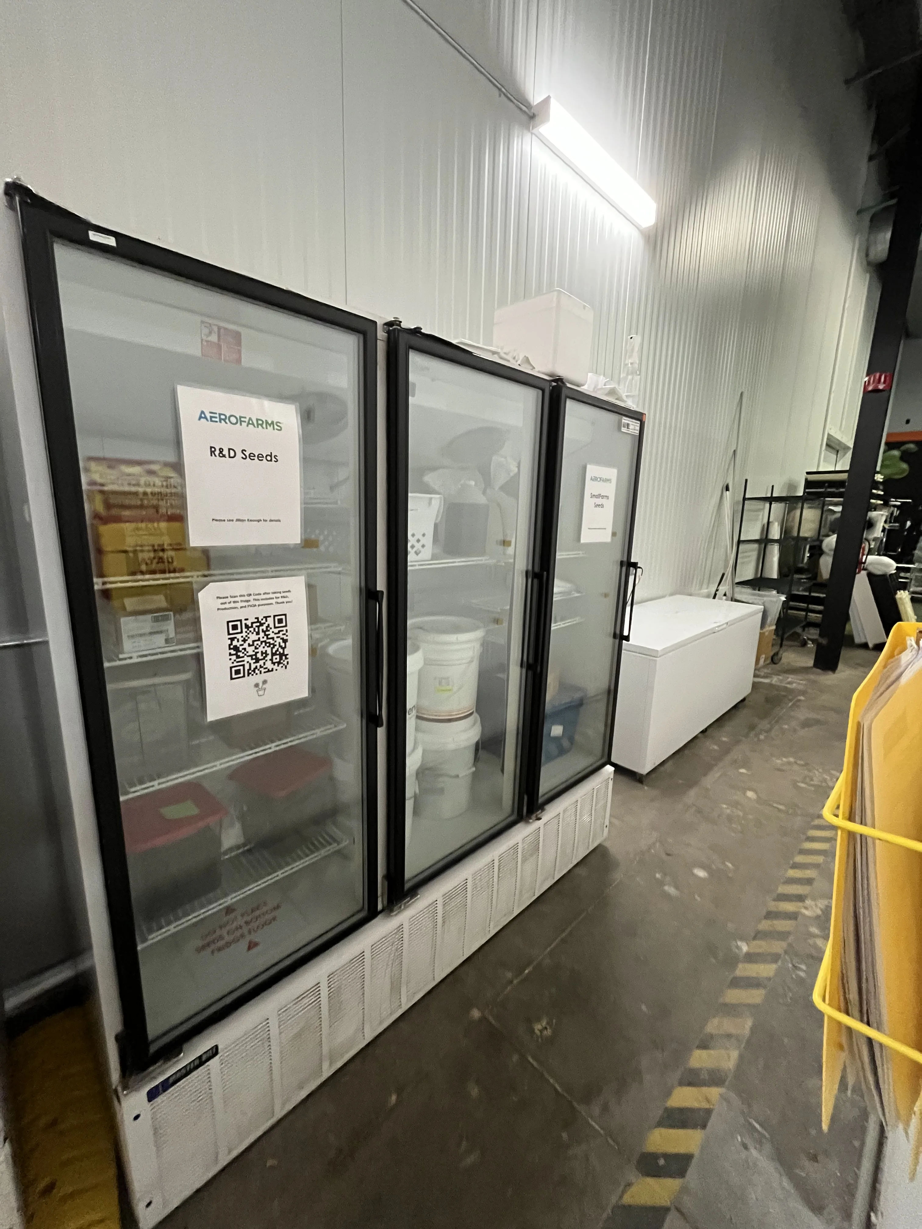 AEROFARMS LOT 16 - Double Freshness: Lot of 2 Master-Bilt MBG-74 Refrigerators for Modern Retail Spaces, photo 3