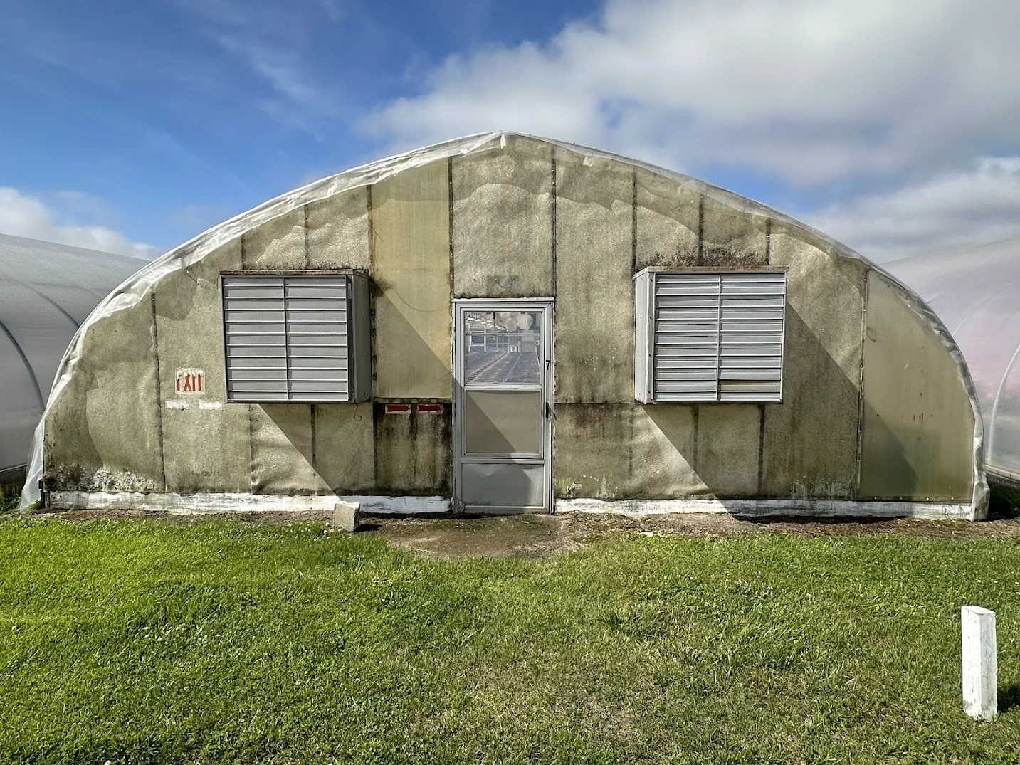 WHITE'S AUCTION LOT 2 - GH07 - X.S. Smith 30' x 96' Criterion Quonset Hoop Greenhouse, photo 2