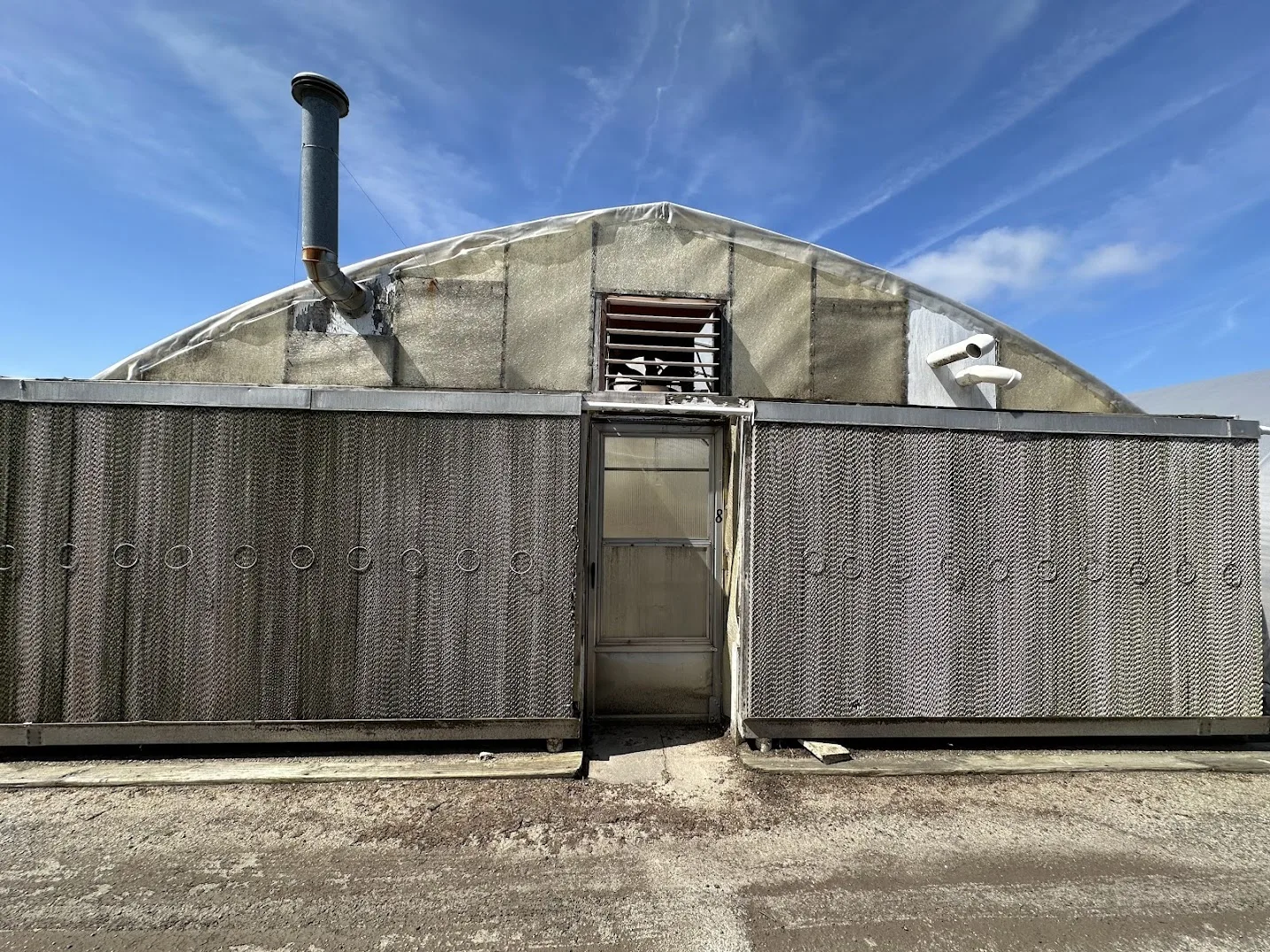 WHITE'S AUCTION LOT 3 - GH08 - X.S. Smith 30' x 96' Criterion Quonset Hoop Greenhouse, photo 3