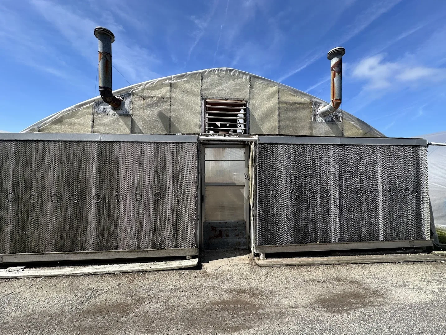 WHITE'S AUCTION LOT 4 - GH09 - X.S. Smith 30' x 96' Criterion Quonset Hoop Greenhouse, photo 5