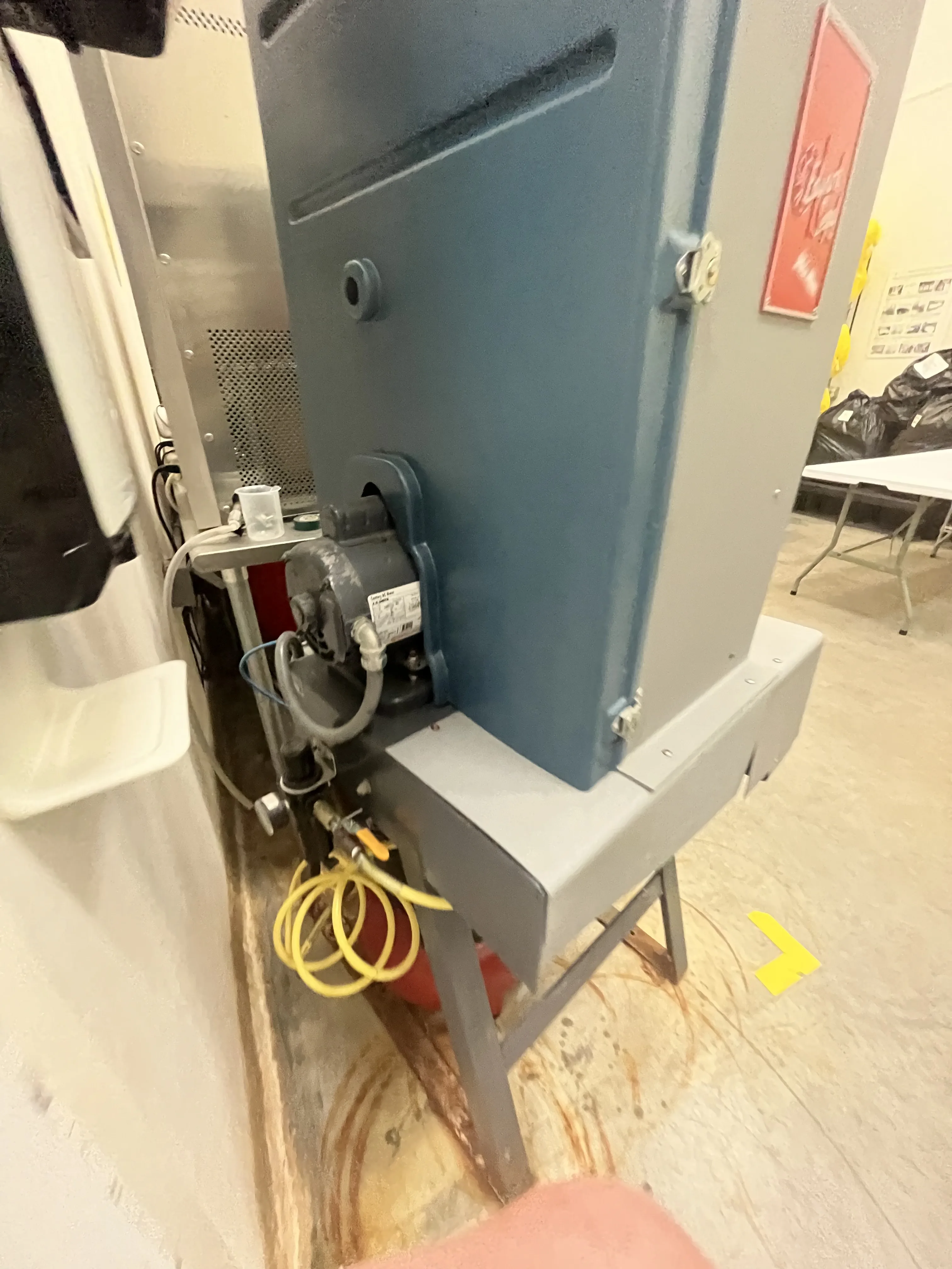 AEROFARMS LOT 41 - Edward Segal Inc. Model 83GW: Fully Automatic Grommet Machine, photo 3