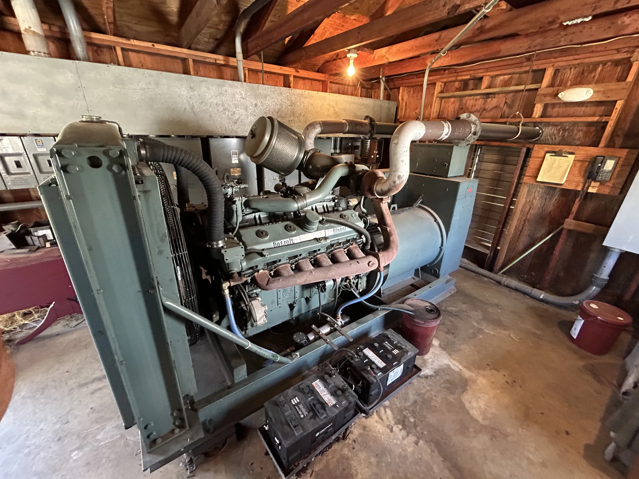 WHITES AUCTION LOT 423 - Detroit Diesel Generator 285 kW in Greenhouse 22, photo 2