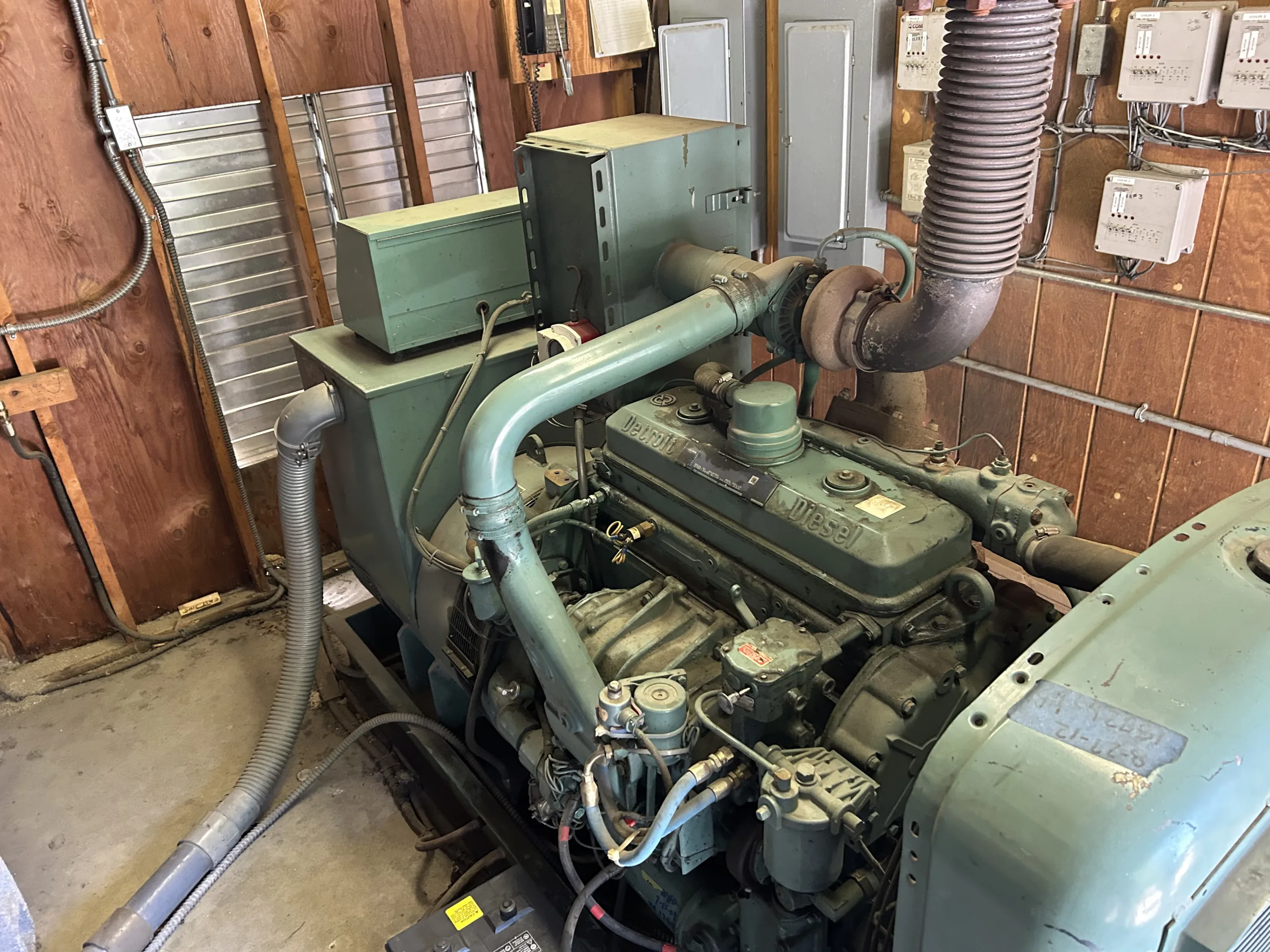 WHITES AUCTION LOT 425 - Detroit Diesel Generator 125 kW in Packing Shed, photo 6
