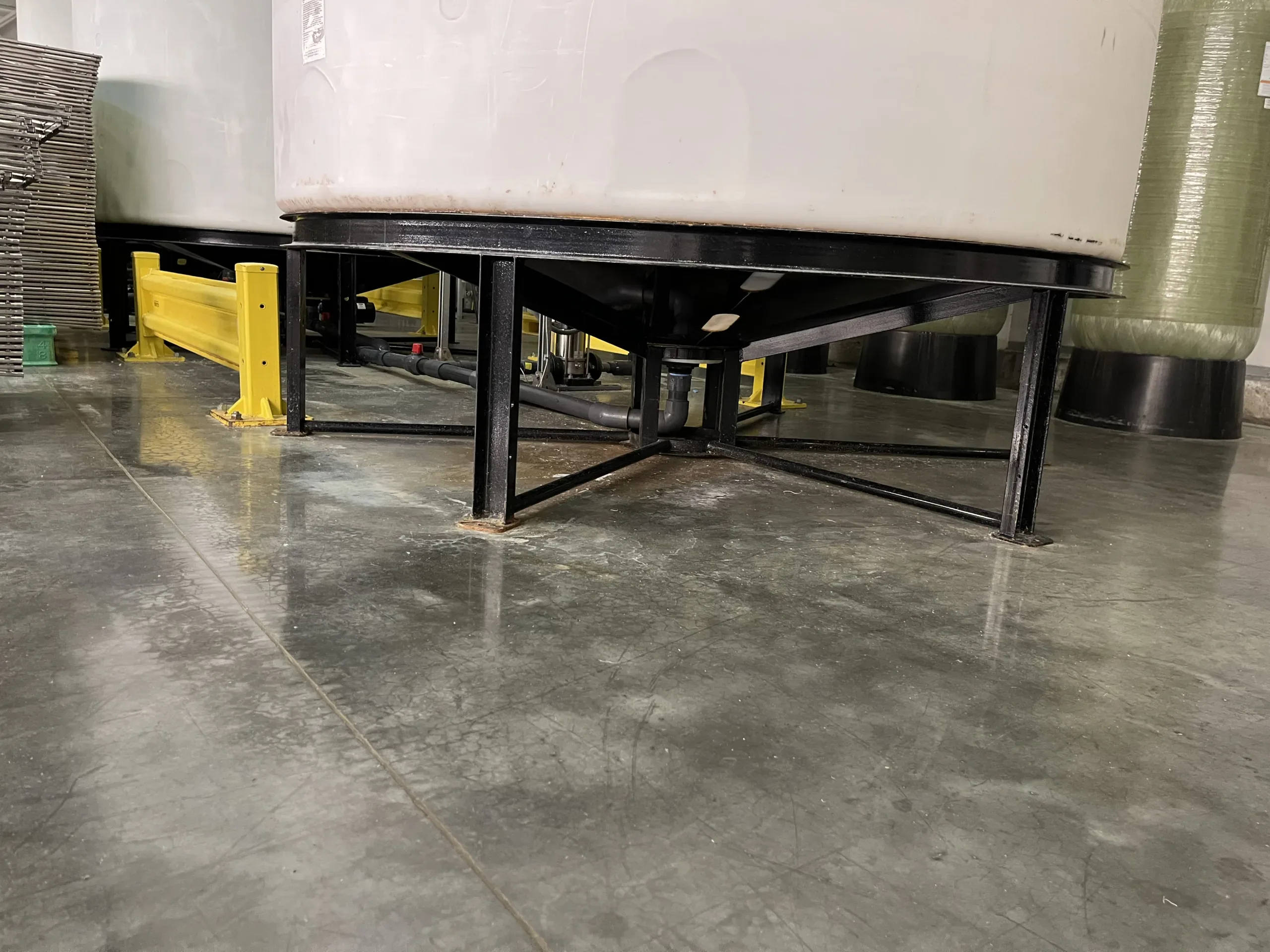 AEROFARMS LOT 8 - 3 Ace Roto-Mold CB3000-90 Cone Bottom Tanks, photo 5