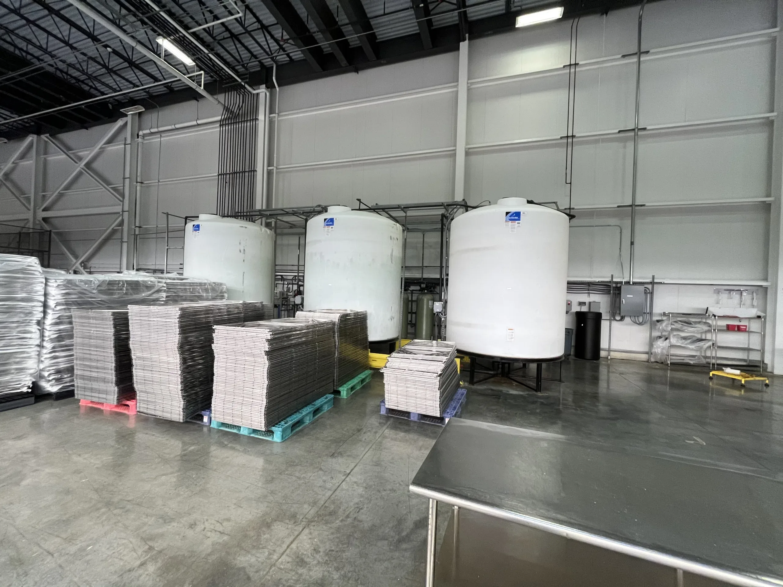 AEROFARMS LOT 8 - 3 Ace Roto-Mold CB3000-90 Cone Bottom Tanks, photo 9