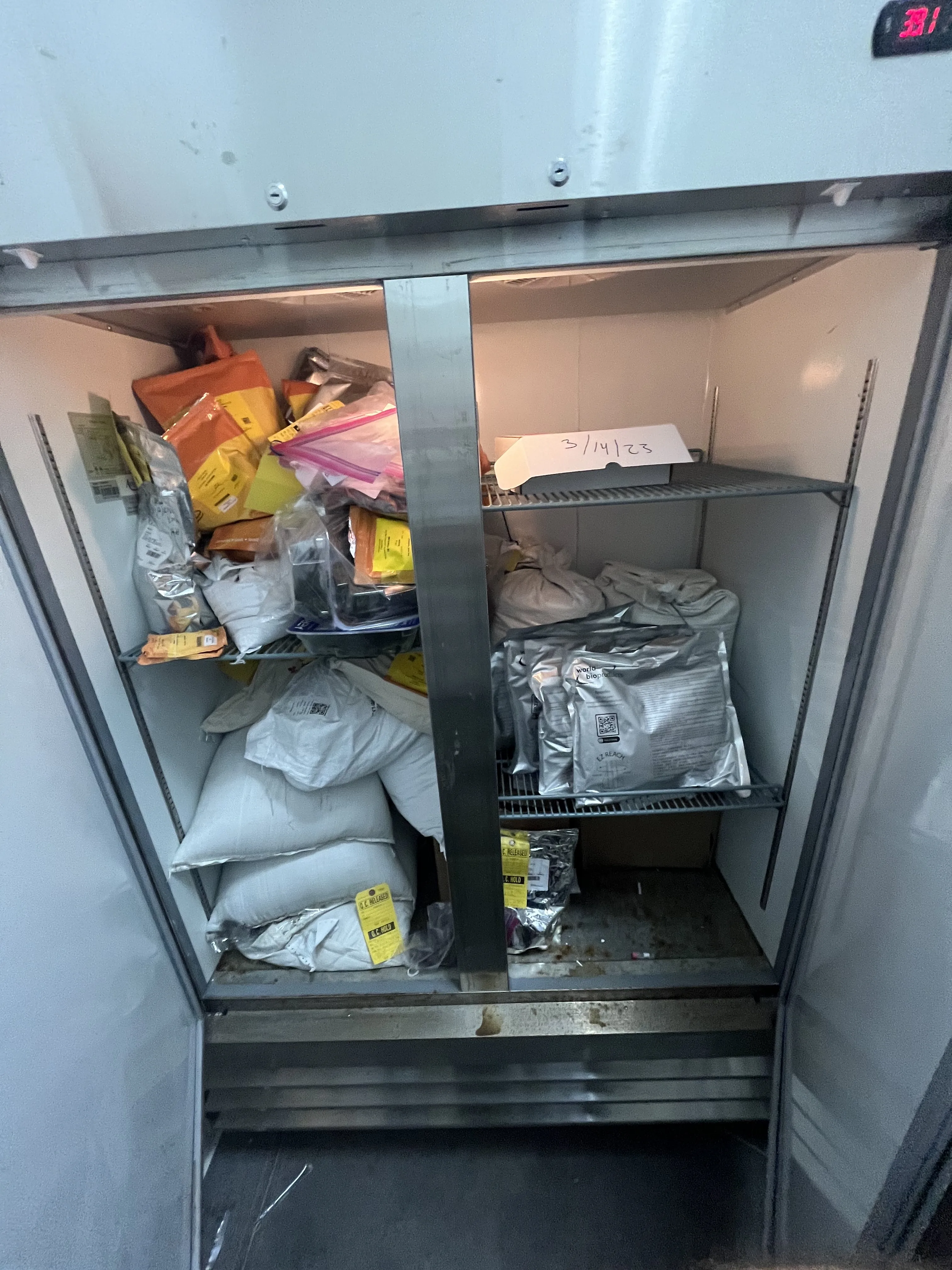 AEROFARMS LOT 82 - Avantco 54" Solid Door Reach-In Refrigerator, photo 4
