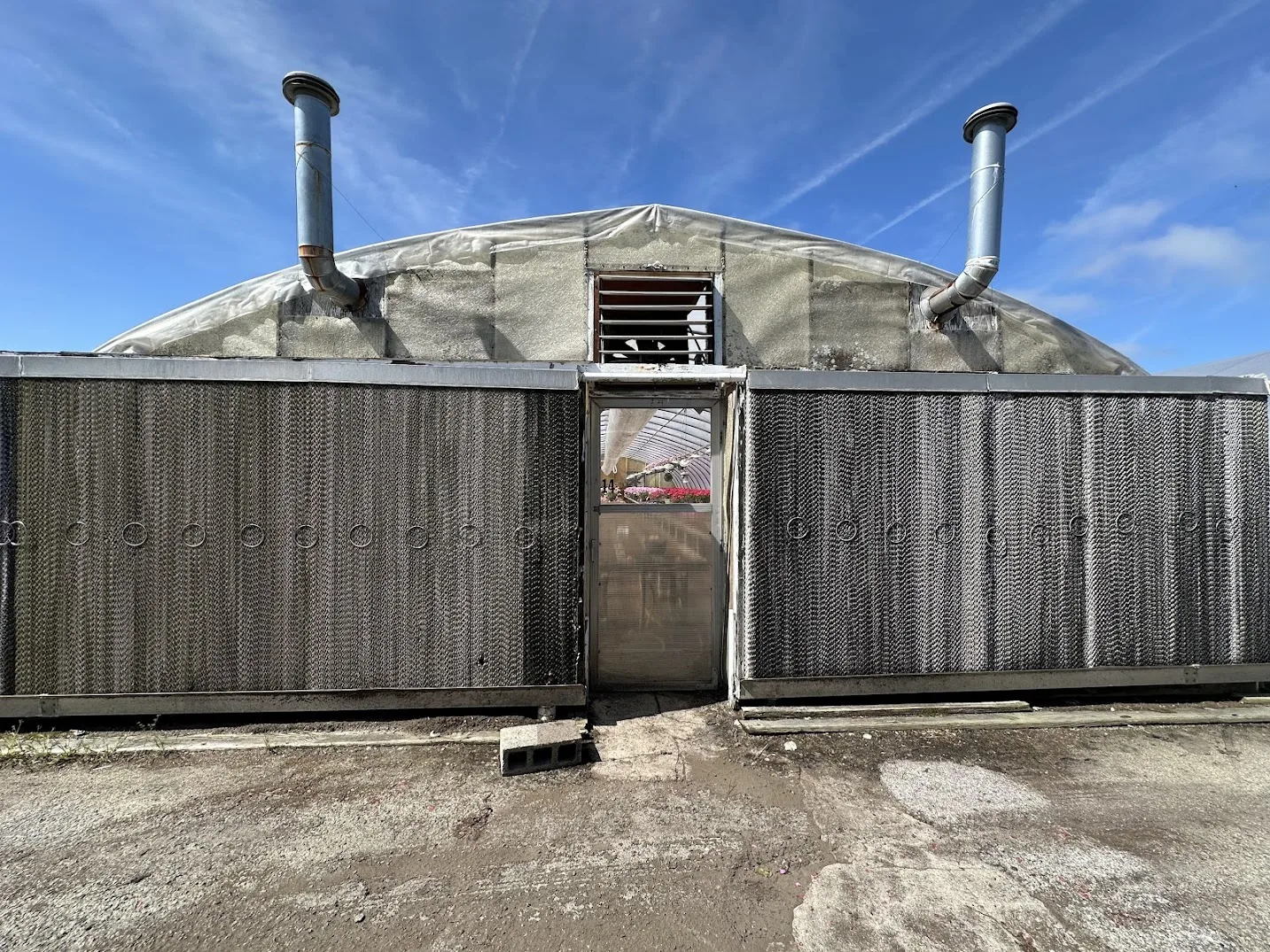 WHITE'S AUCTION LOT 9 - GH14 - X.S. Smith 30' x 96' Criterion Quonset Hoop Greenhouse, photo 3