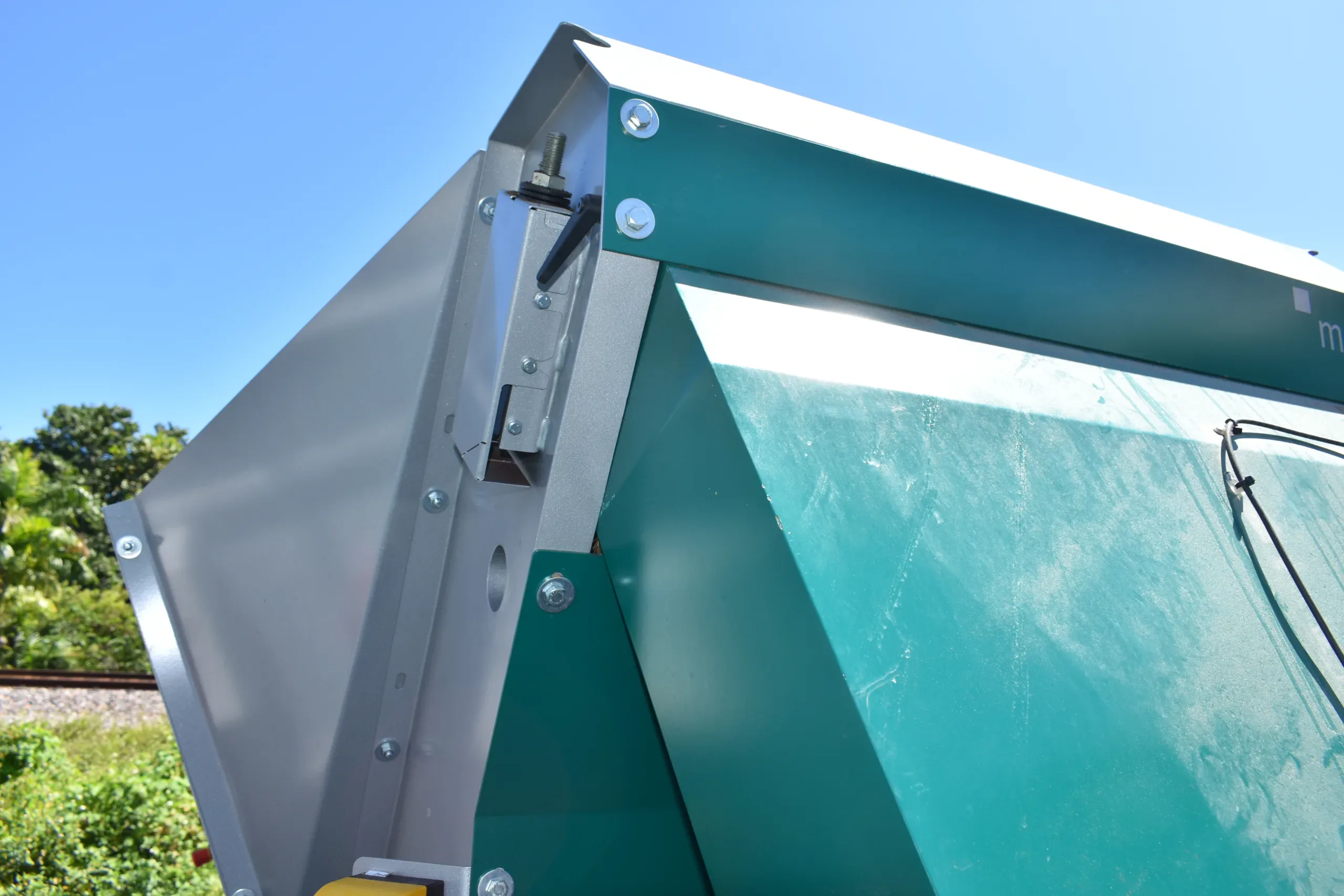 Used Mayer Soil Hopper EB 2019: Compact, Mobile, and Versatile for Advanced Horticulture Needs - Located in Southeast Florida, photo 4