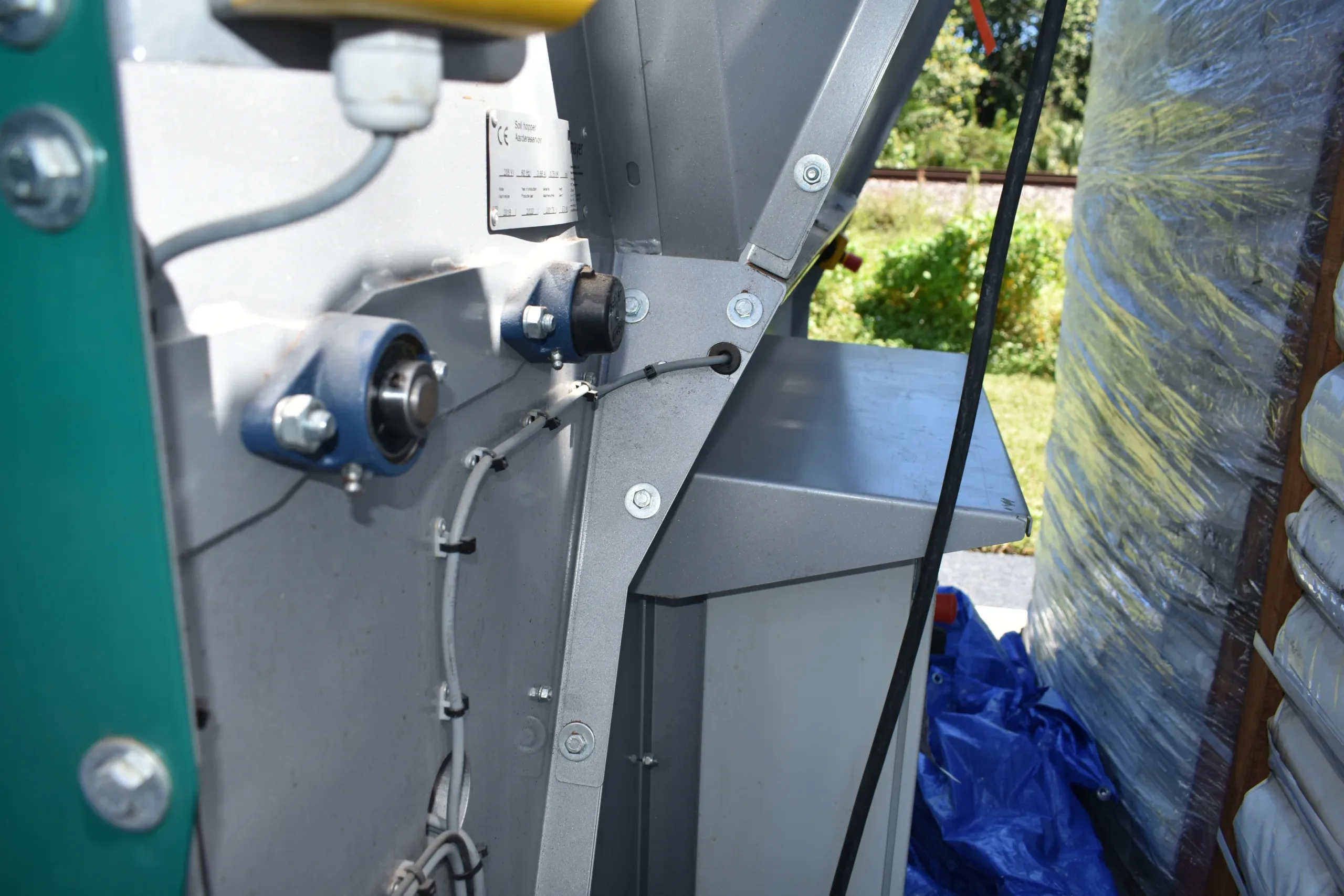 Used Mayer Soil Hopper EB 2019: Compact, Mobile, and Versatile for Advanced Horticulture Needs - Located in Southeast Florida, photo 8