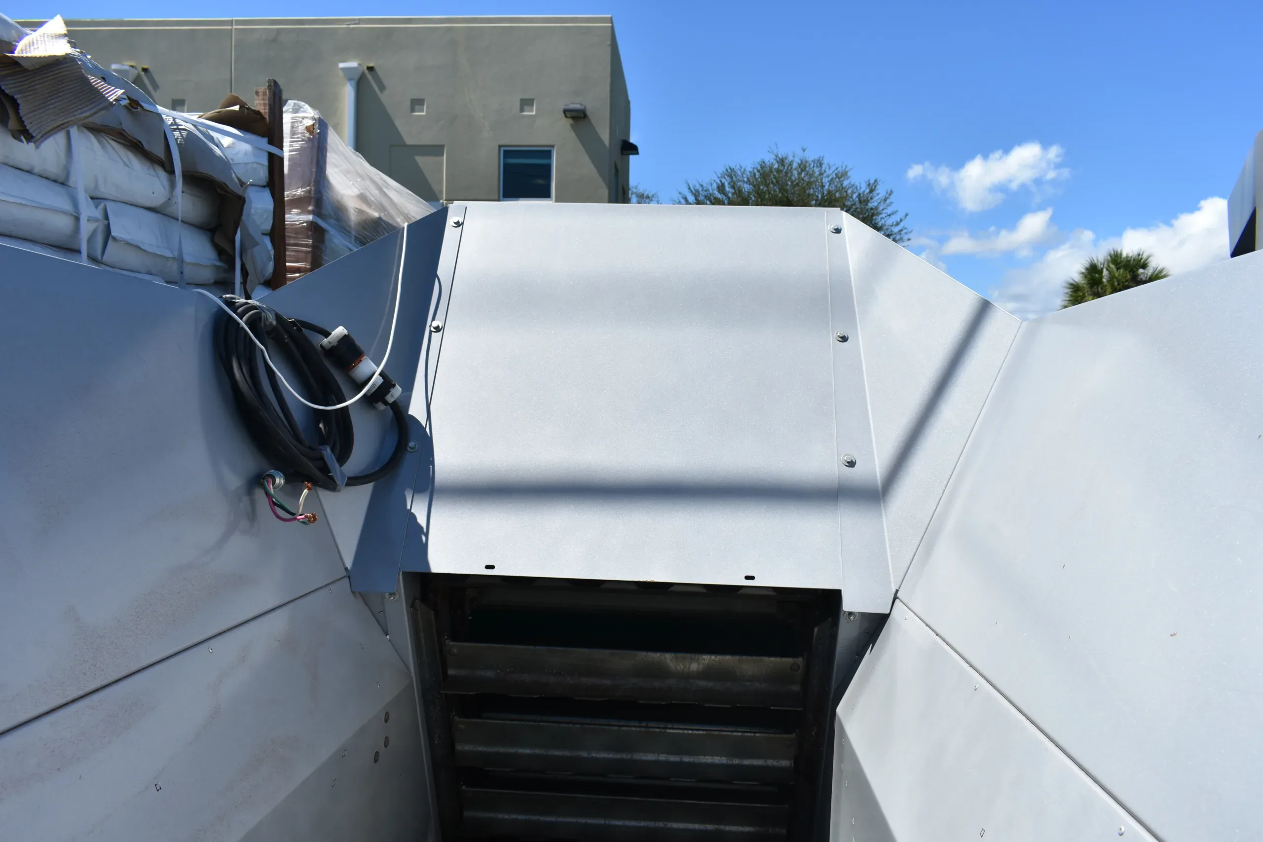 Used Mayer Soil Hopper EB 2019: Compact, Mobile, and Versatile for Advanced Horticulture Needs - Located in Southeast Florida, photo 12