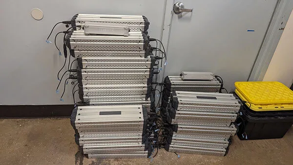 Fluence Spyder 2x LED Grow Light System with Full-Spectrum, Dimmable Control, and Essential Accessories - Bid on LED Lighting Technology Located in the Tri-State Area!, photo 11