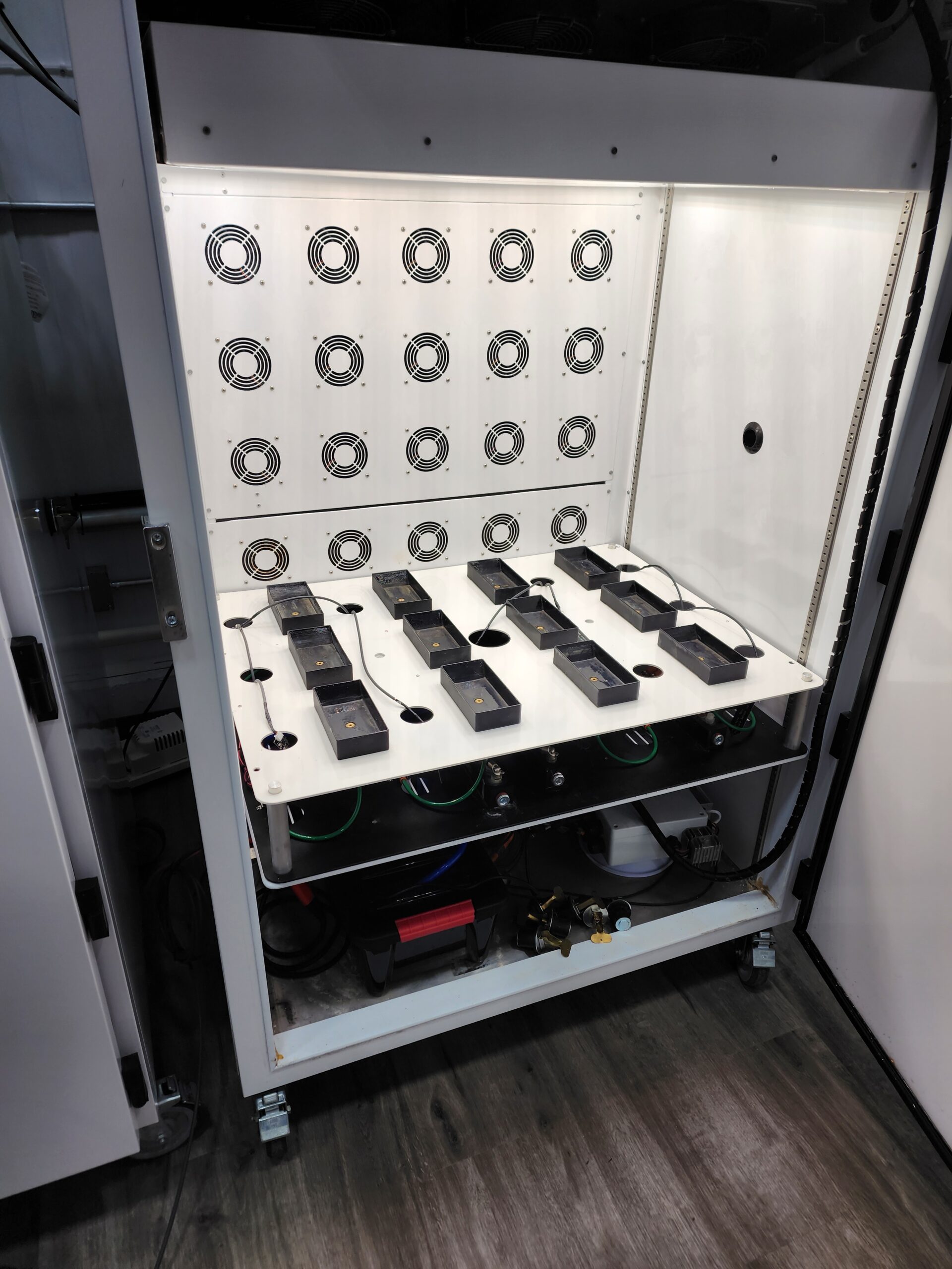 Percival Scientific LED-41L1 Plant Growth Chambers - Grand Rapids, Michigan, photo 2