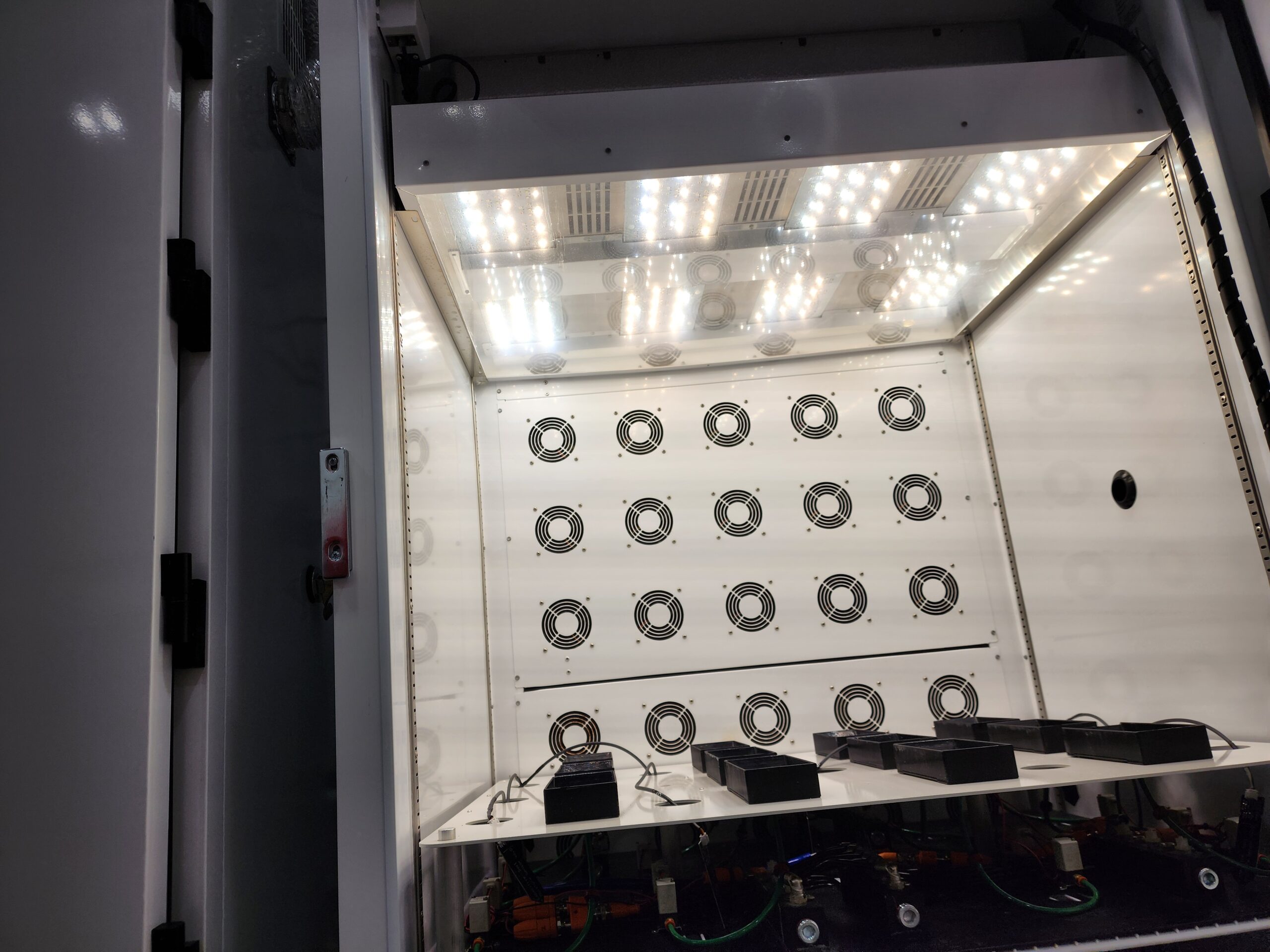 Percival Scientific LED-41L1 Plant Growth Chambers - Grand Rapids, Michigan, photo 3