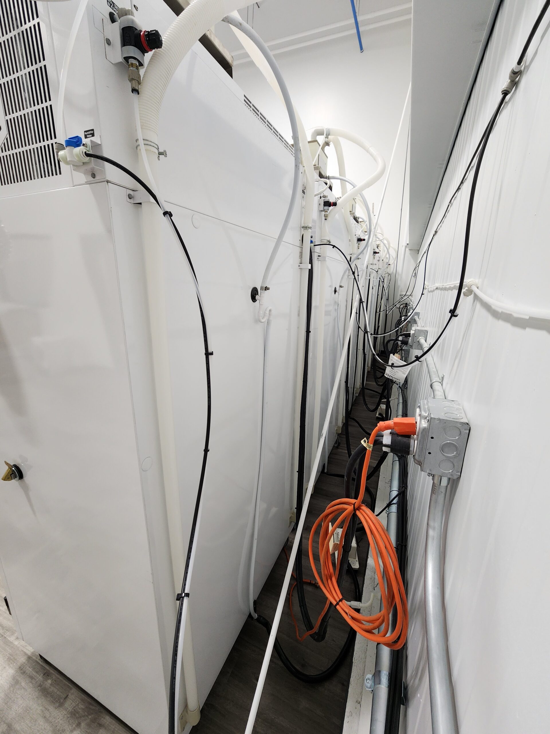 Percival Scientific LED-41L1 Plant Growth Chambers - Grand Rapids, Michigan, photo 9