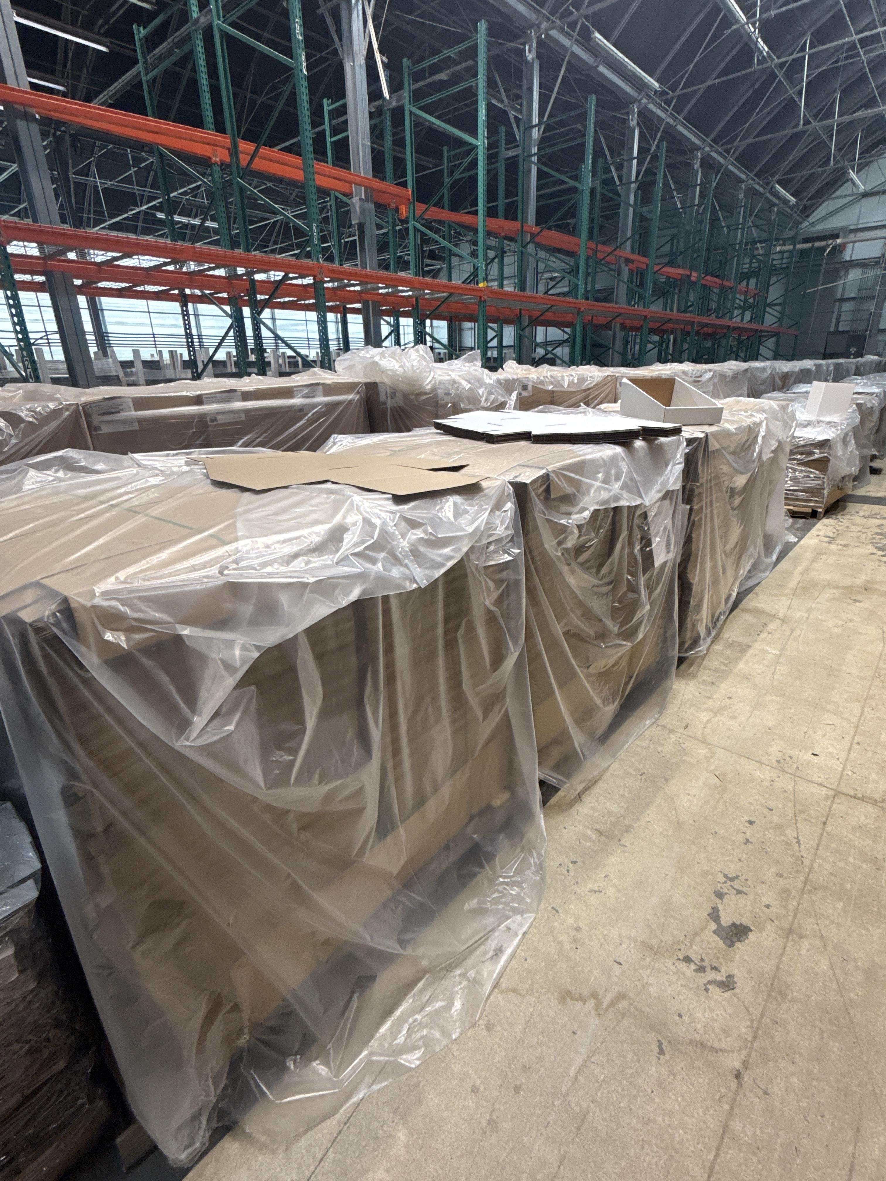 4 Pallets Live Plant Corrugated Display Trays – Approx. 8,400 Total Units, photo 2