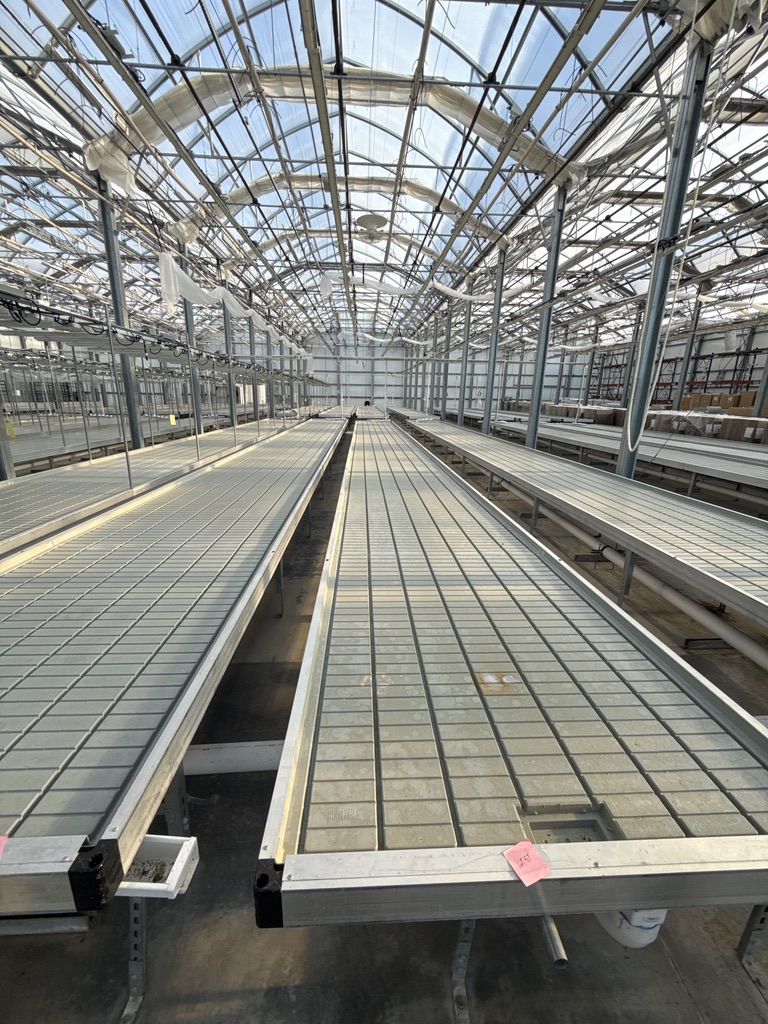 (6) Next Gen Rolling Greenhouse Benches with Staal & Plast Flood Trays – 1,785 SF Total Canopy, photo 2