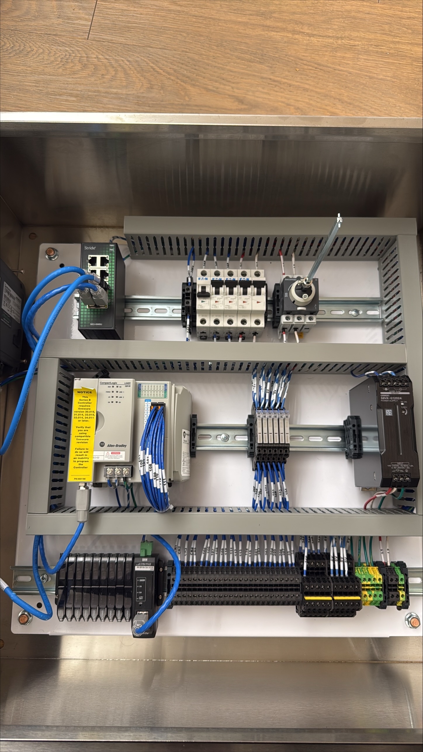 SB09: Stainless Steel Control Enclosure with Allen-Bradley CompactLogix, Eaton Switches & Stride Ethernet Module Unit 2/2, photo 2
