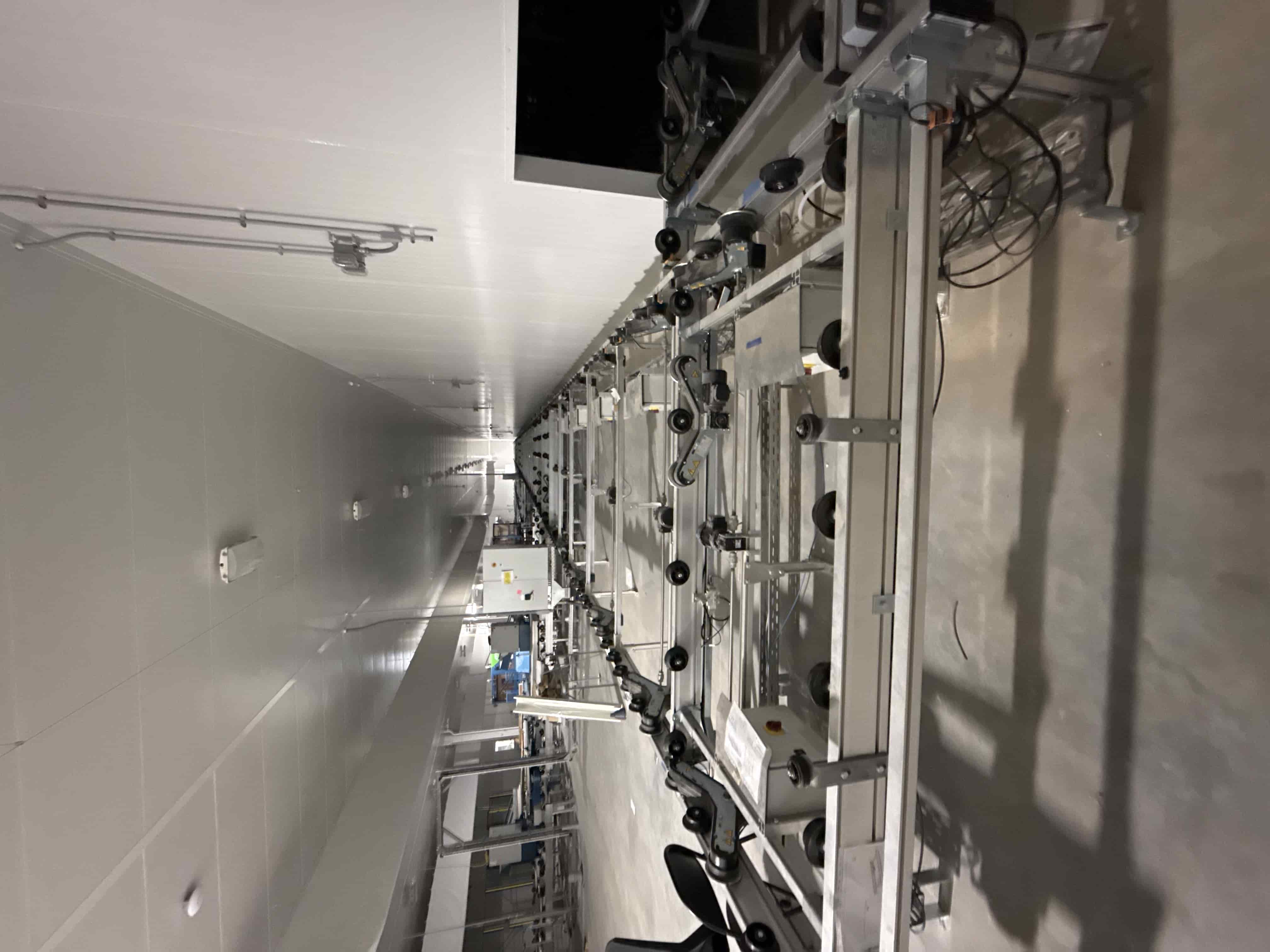 SB1000: Logiqs Automated Tray Buffer & Conveyor System – Bowery Farming Farm 4, photo 3