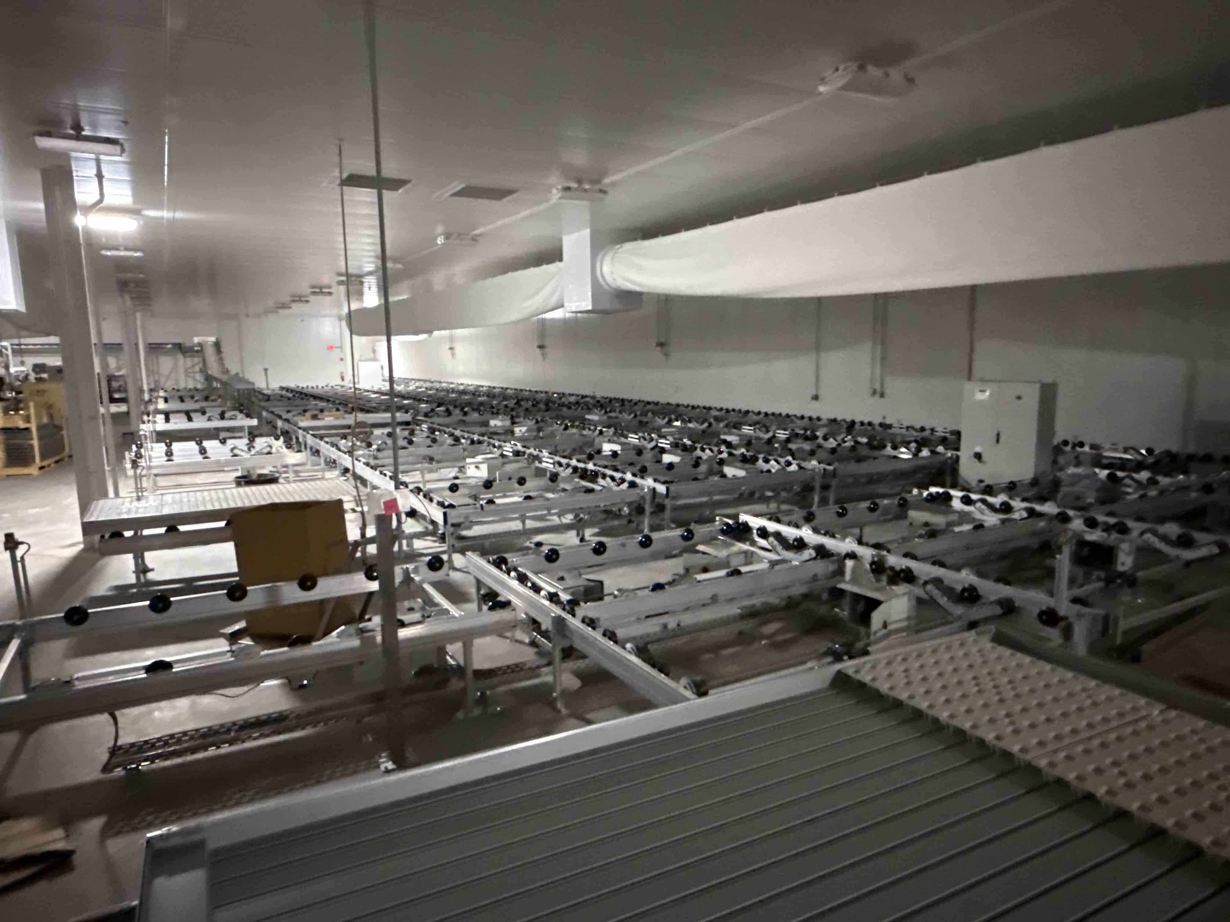 SB1000: Logiqs Automated Tray Buffer & Conveyor System – Bowery Farming Farm 4, photo 7