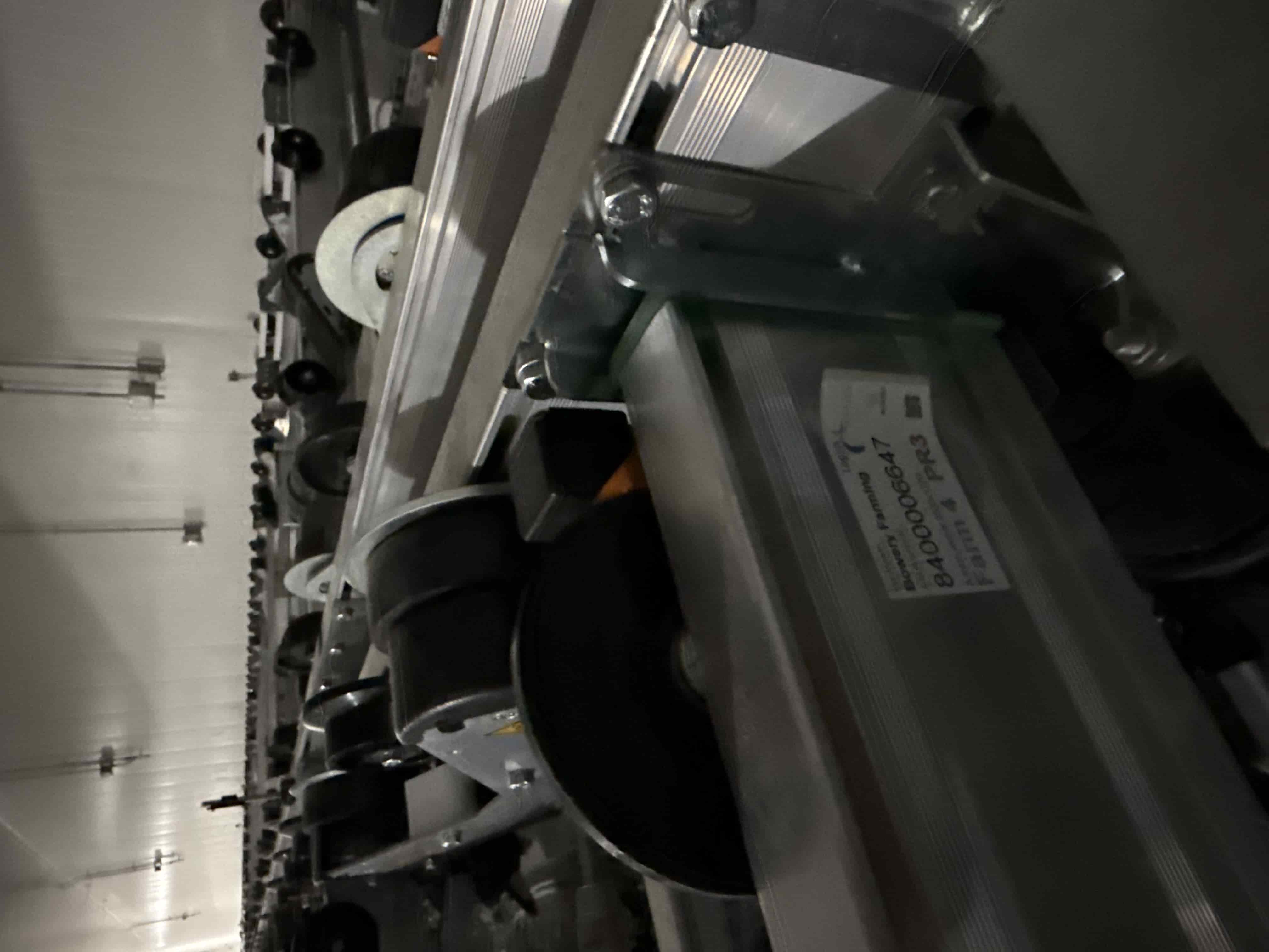 SB1000: Logiqs Automated Tray Buffer & Conveyor System – Bowery Farming Farm 4, photo 9