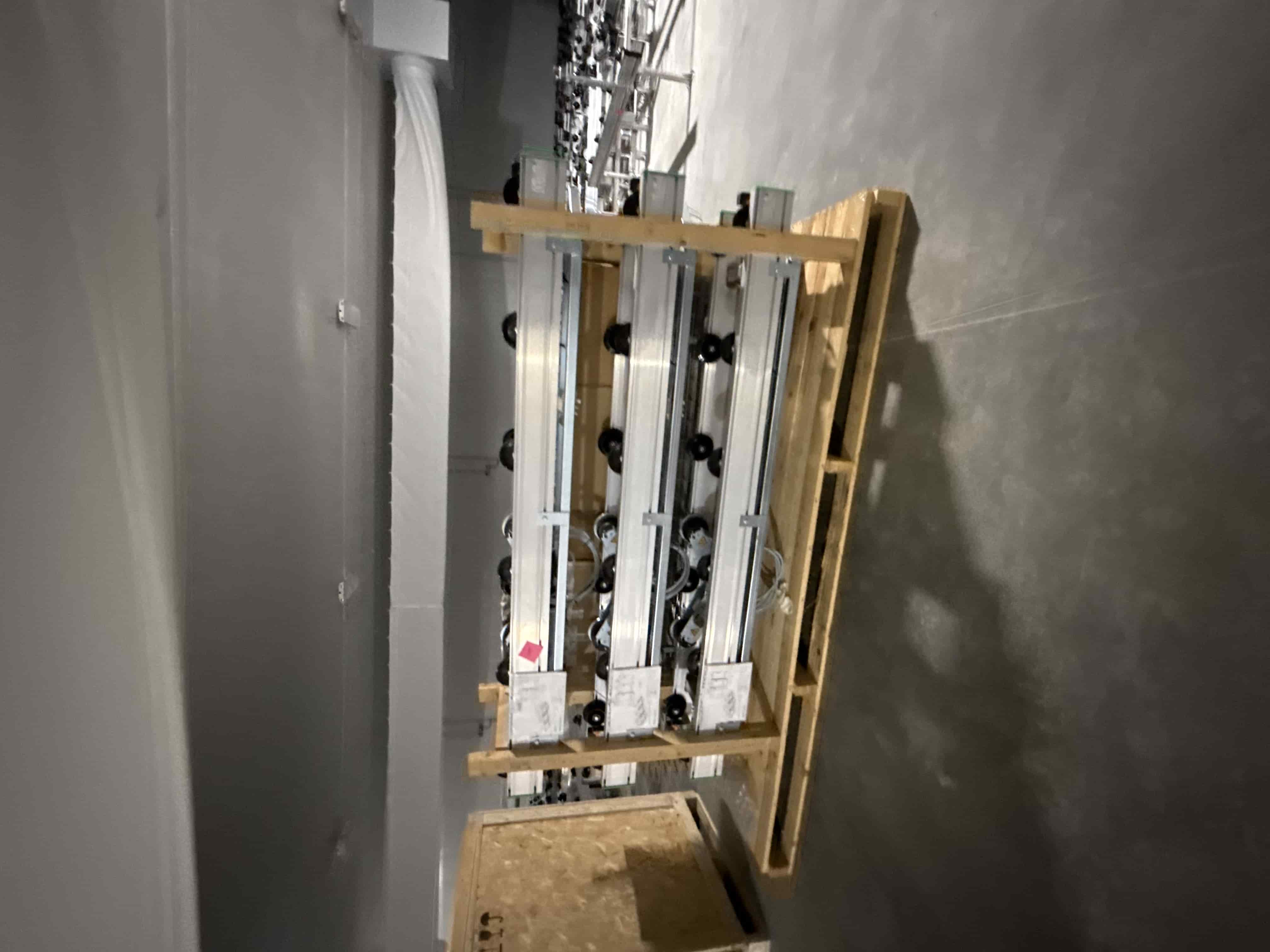 SB1000: Logiqs Automated Tray Buffer & Conveyor System – Bowery Farming Farm 4, photo 12