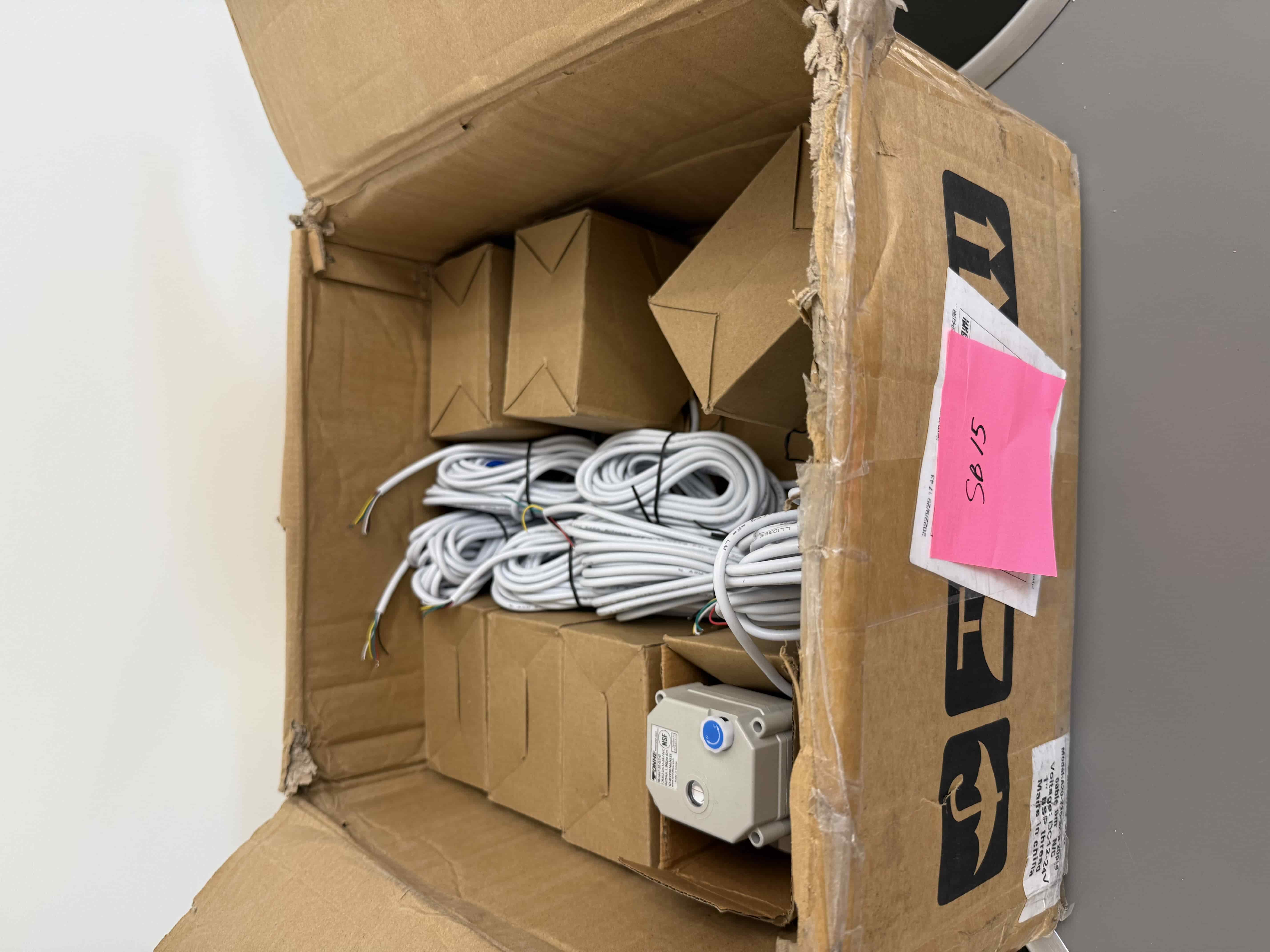 SB15: Industrial Floor Fan and Sensor Control Units Lot, photo 3