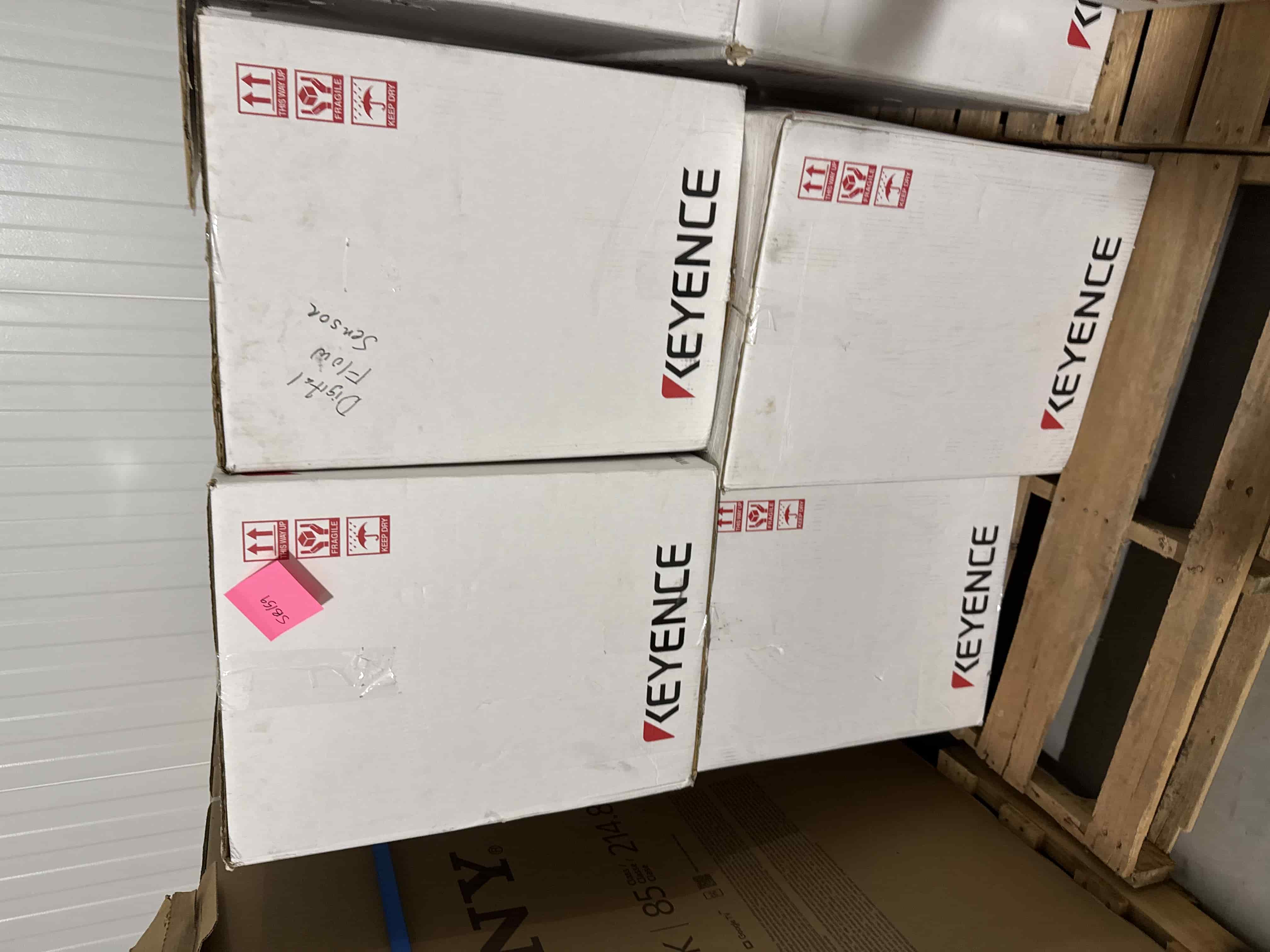 Sb159:  KEYENCE FD-Q50C Clamp-On Ultrasonic Flow Sensors – Factory-Sealed (FD-Q Series, Qty 205 in Contract), photo 2