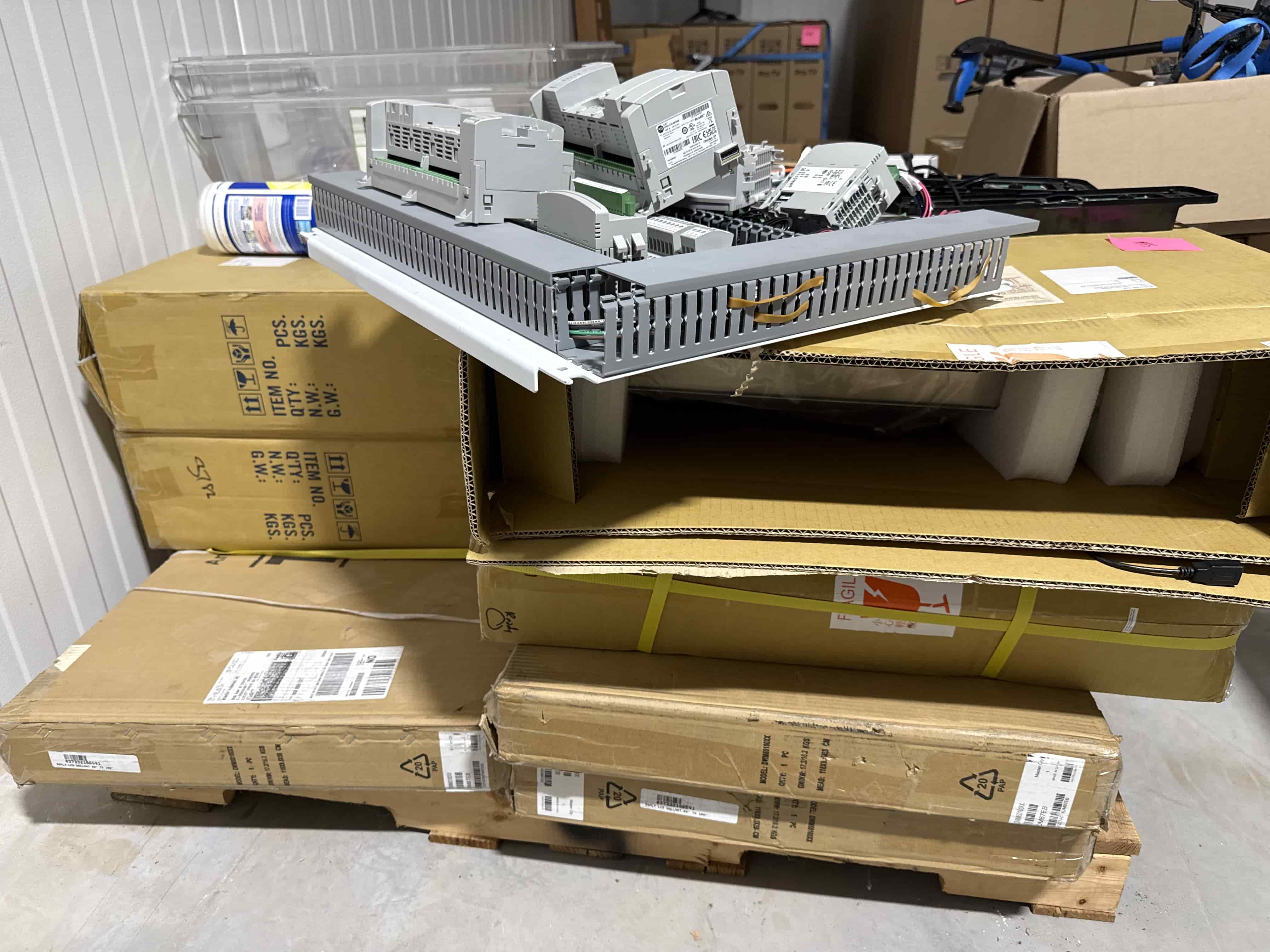 SB166: Industrial Control Assemblies, Display Wall Mounts (60–100”), and Mini PCs – Mixed Technology Lot (New and Used), photo 2
