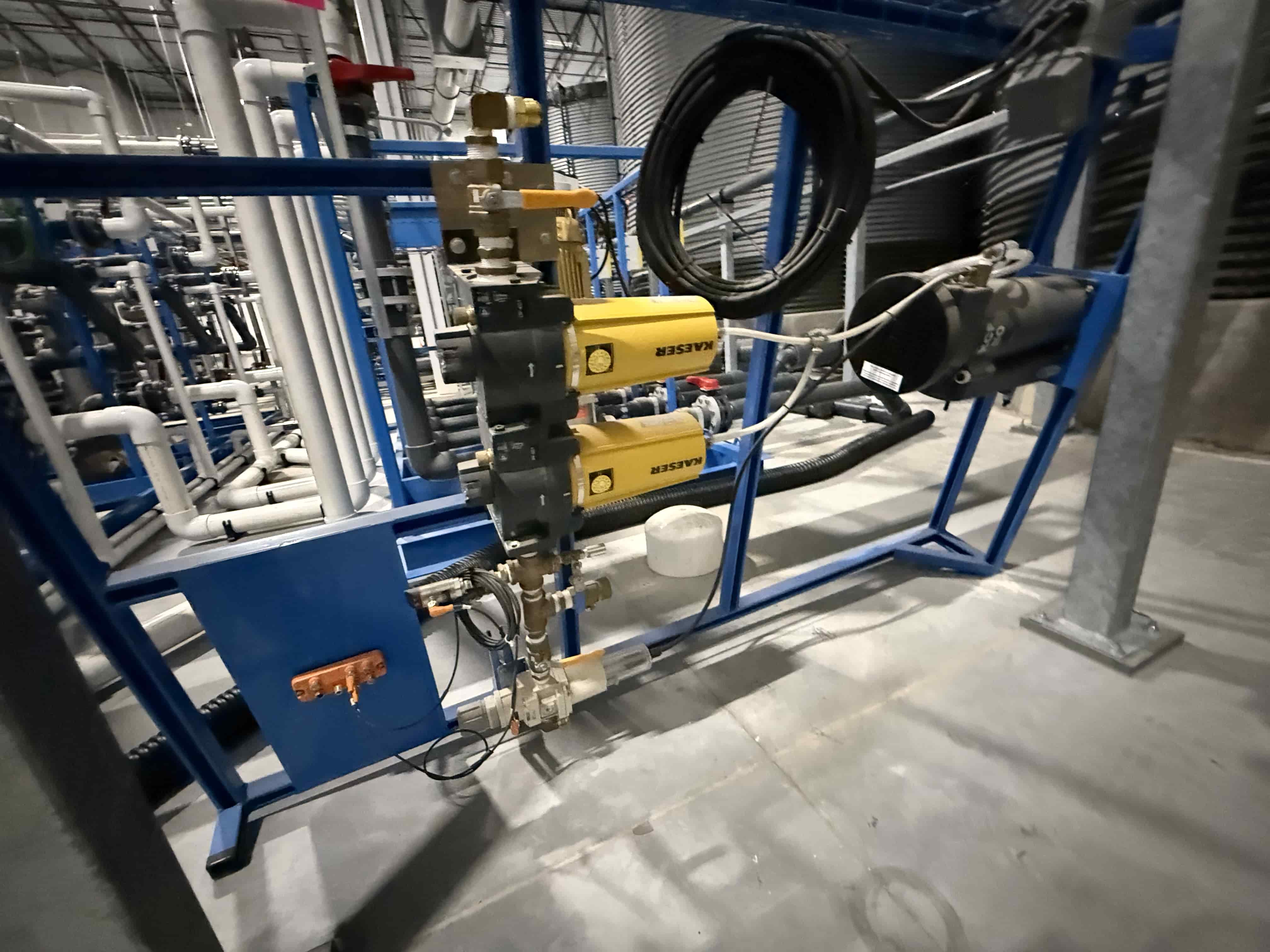 SB221: H2O Engineering Compressed Air Filtration and Control Skid – Kaeser Compressor Integration with KGF-50 Filter System, photo 2