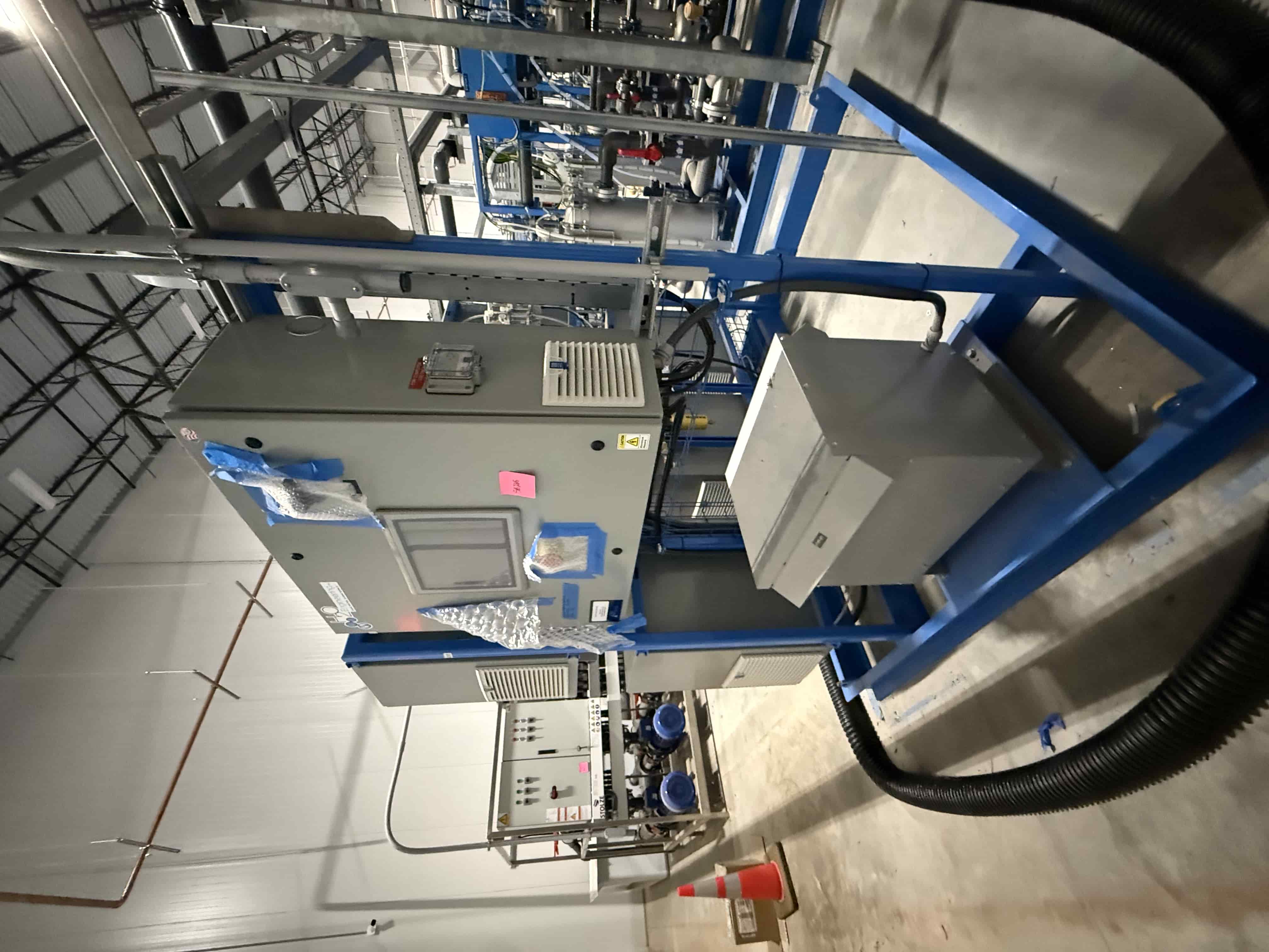 SB225: Industrial Filtration and Nutrient Recirculation Skid – Multi-Stage Stainless Steel System with PVC Manifold and Pumps, photo 2