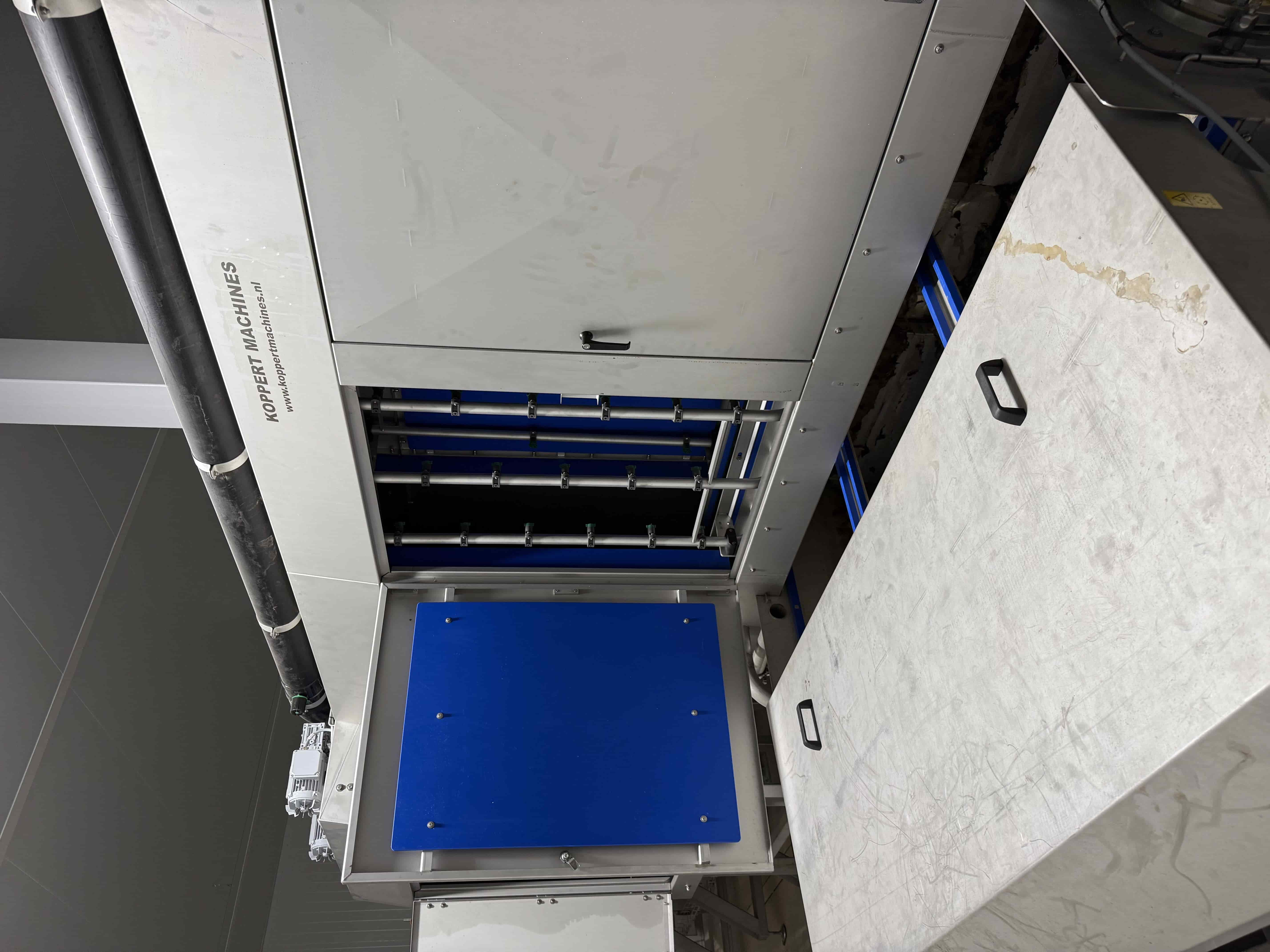 SB38: Koppert Machines Automated Tray Washer Line – Stainless Construction, Dual Vertical Brush Cleaning, Weintek HMI Control System, Conveyor Infeed/Outfeed – Original Cost $238,398, photo 8