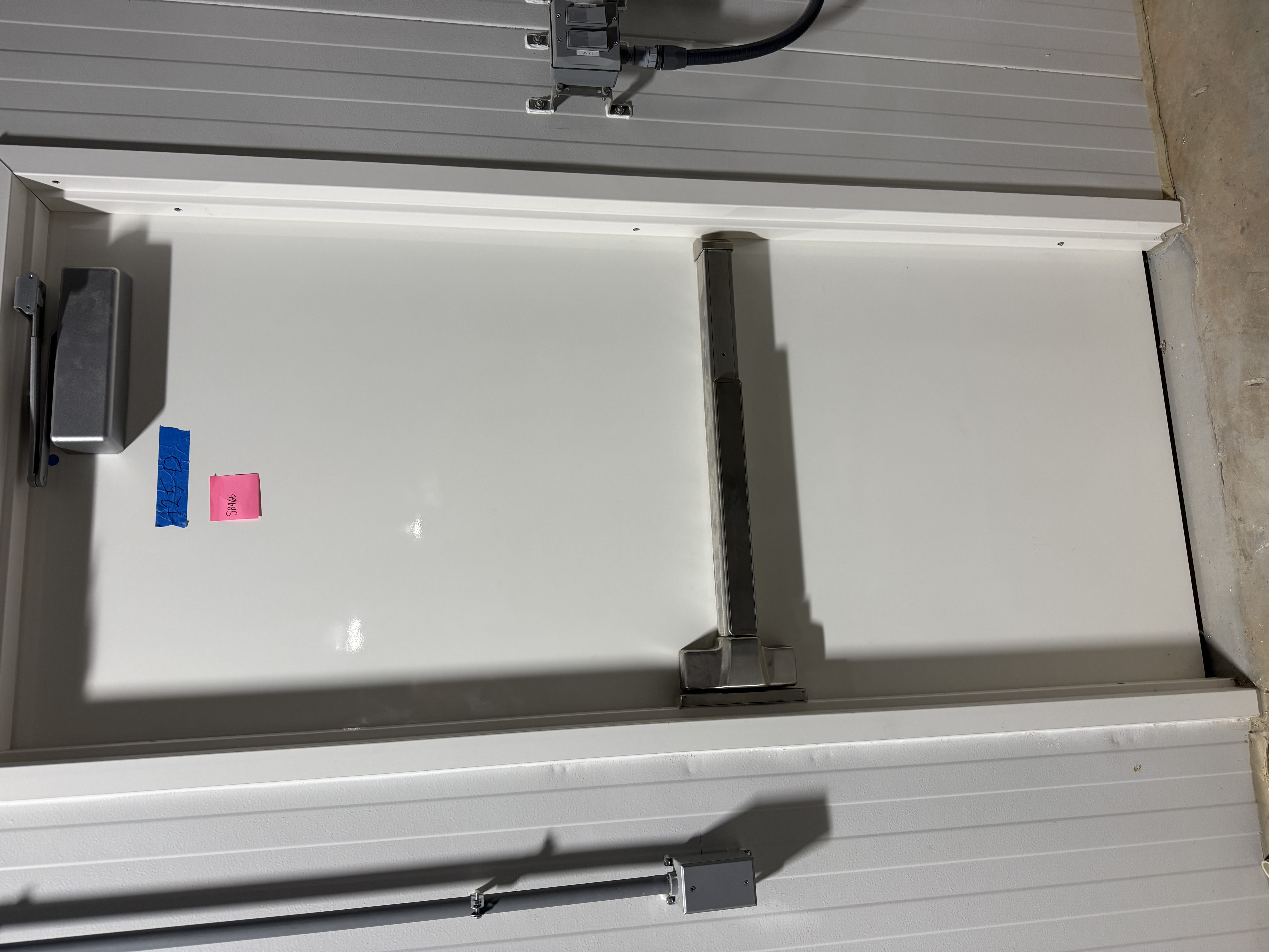 SB465: Commercial Insulated Personnel Door with Panic Bar, photo 2
