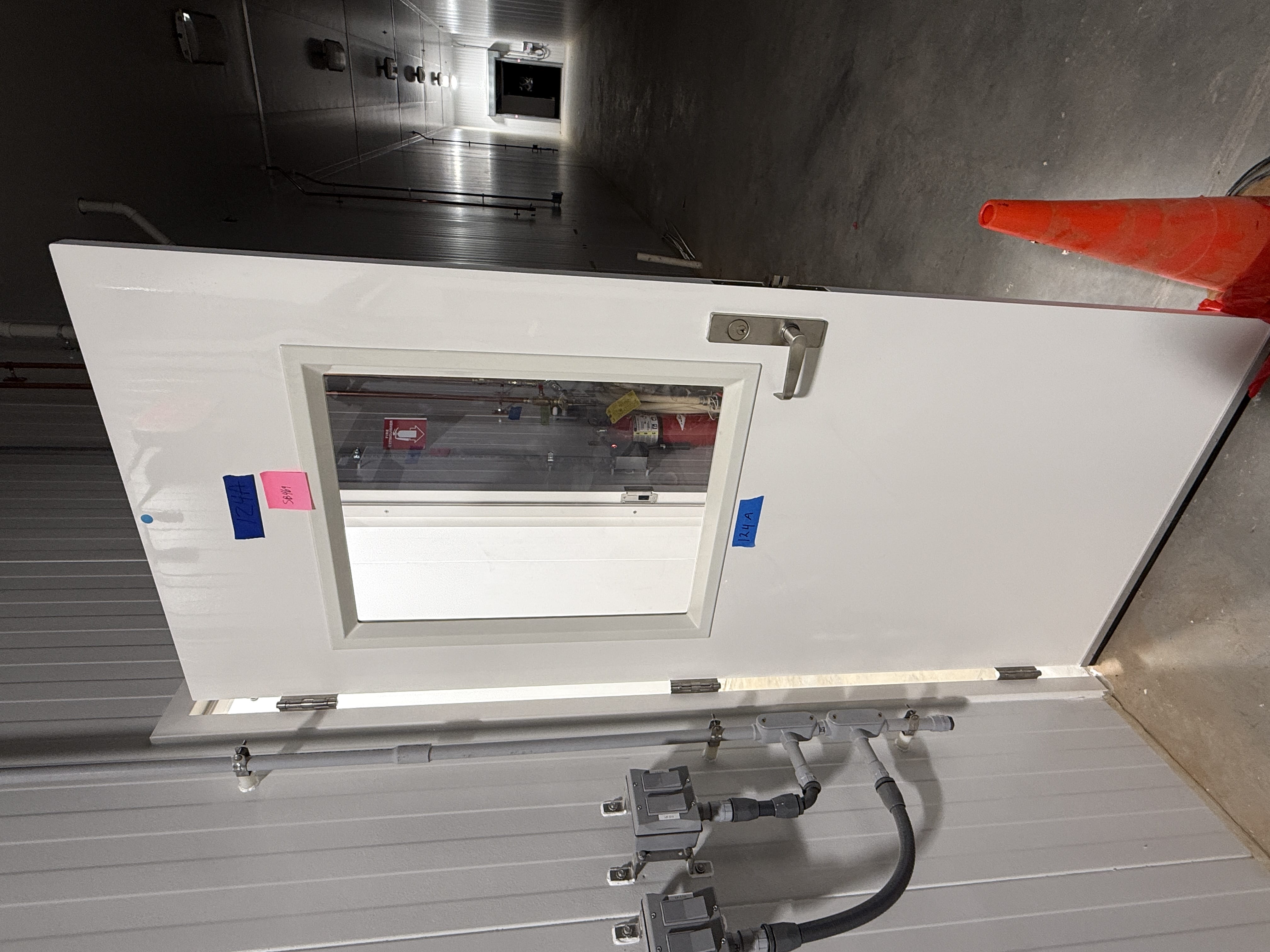 SB472: Insulated Commercial Swing Door with Vision Window – Food Facility, photo 2