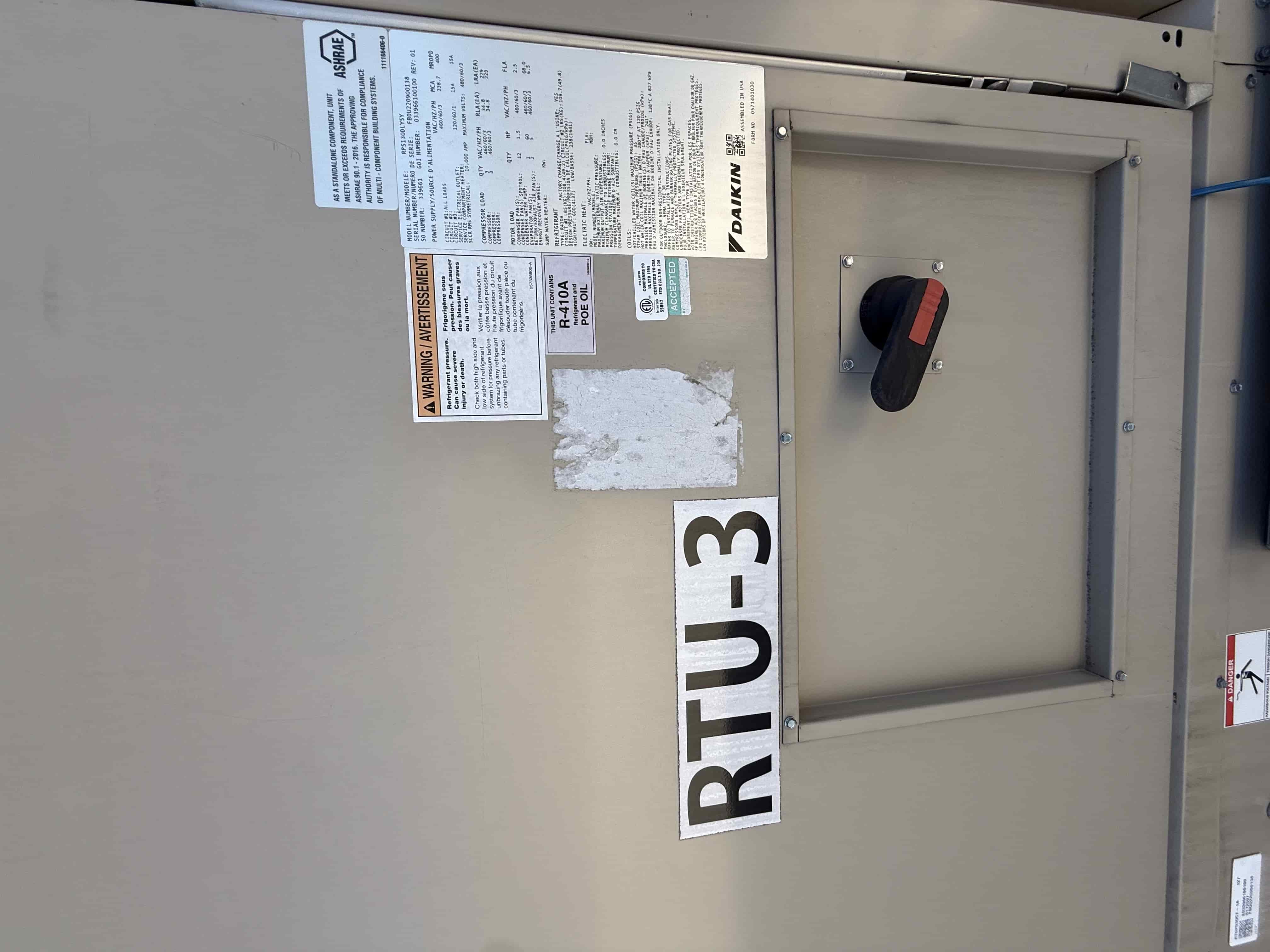 SB6001:  RTU-3 – Daikin RPS 130D Rooftop Packaged HVAC Unit, 130 Ton Nominal, ~38,000 CFM Supply Airflow, Air-Cooled DX Package, photo 3