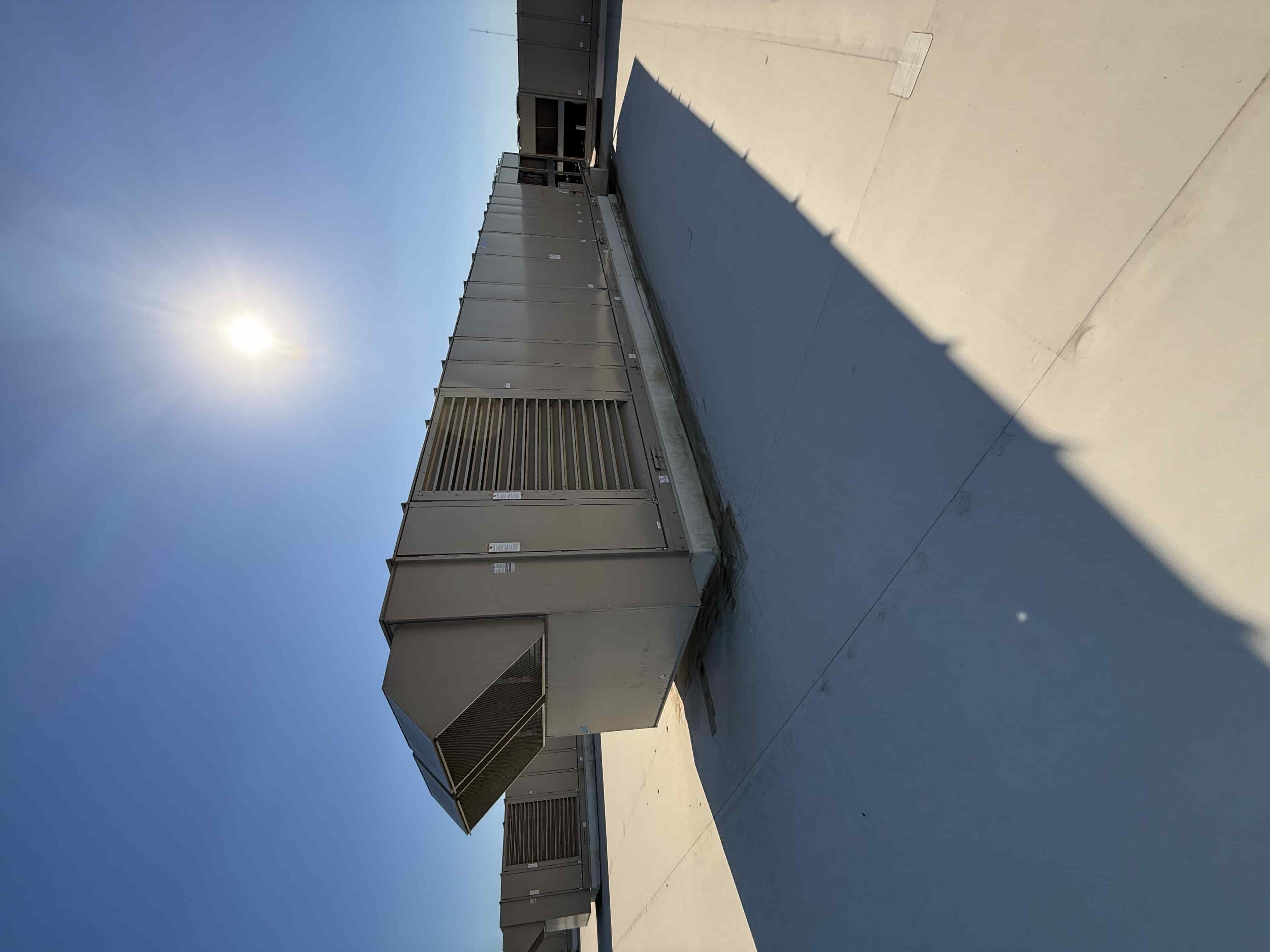 SB6001:  RTU-3 – Daikin RPS 130D Rooftop Packaged HVAC Unit, 130 Ton Nominal, ~38,000 CFM Supply Airflow, Air-Cooled DX Package, photo 2