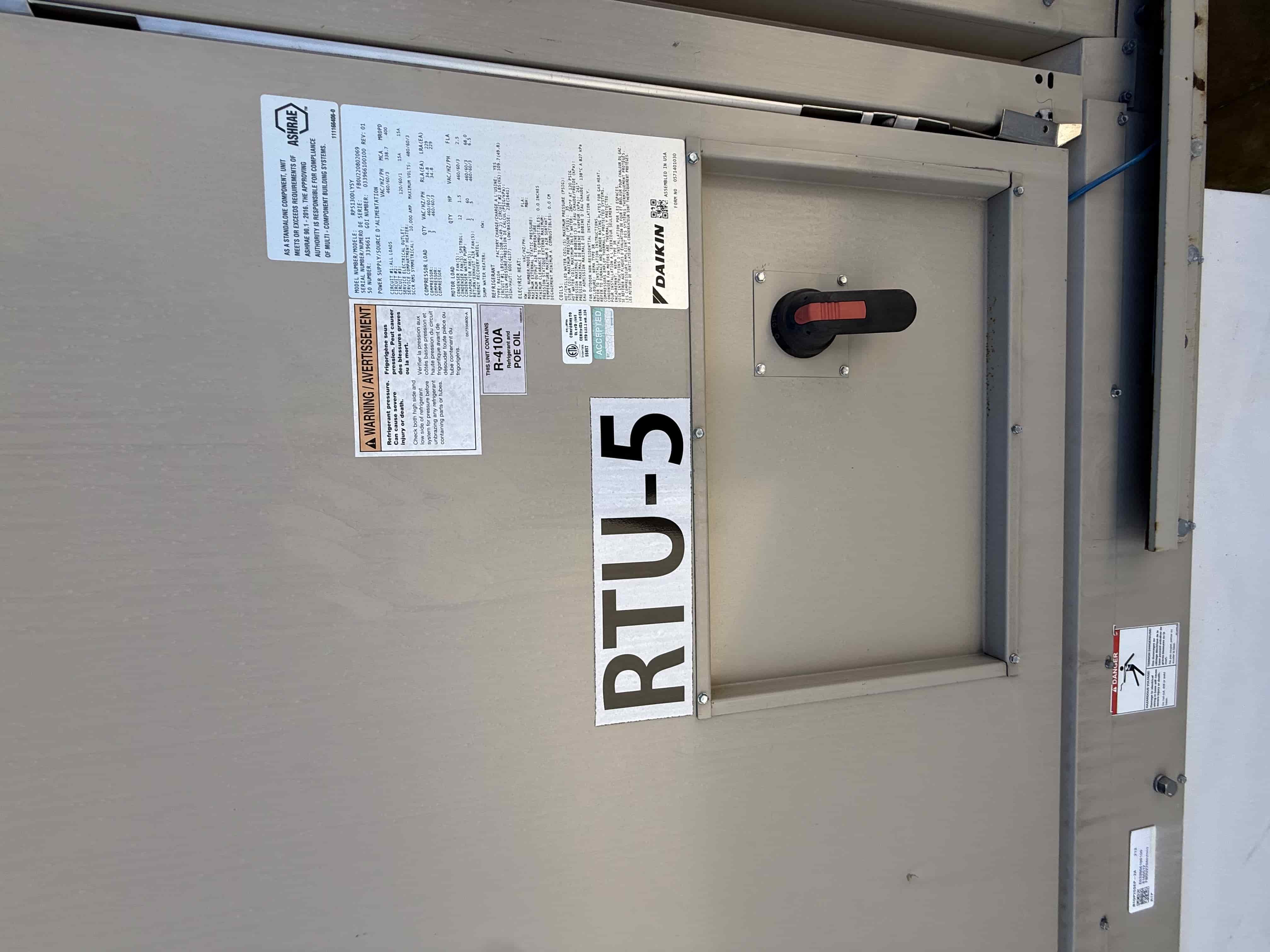 SB6003:  RTU-5 – Daikin RPS 130D Rooftop Packaged HVAC Unit, 130 Ton Nominal, ~38,000 CFM Supply Airflow, Air-Cooled DX Package, photo 2