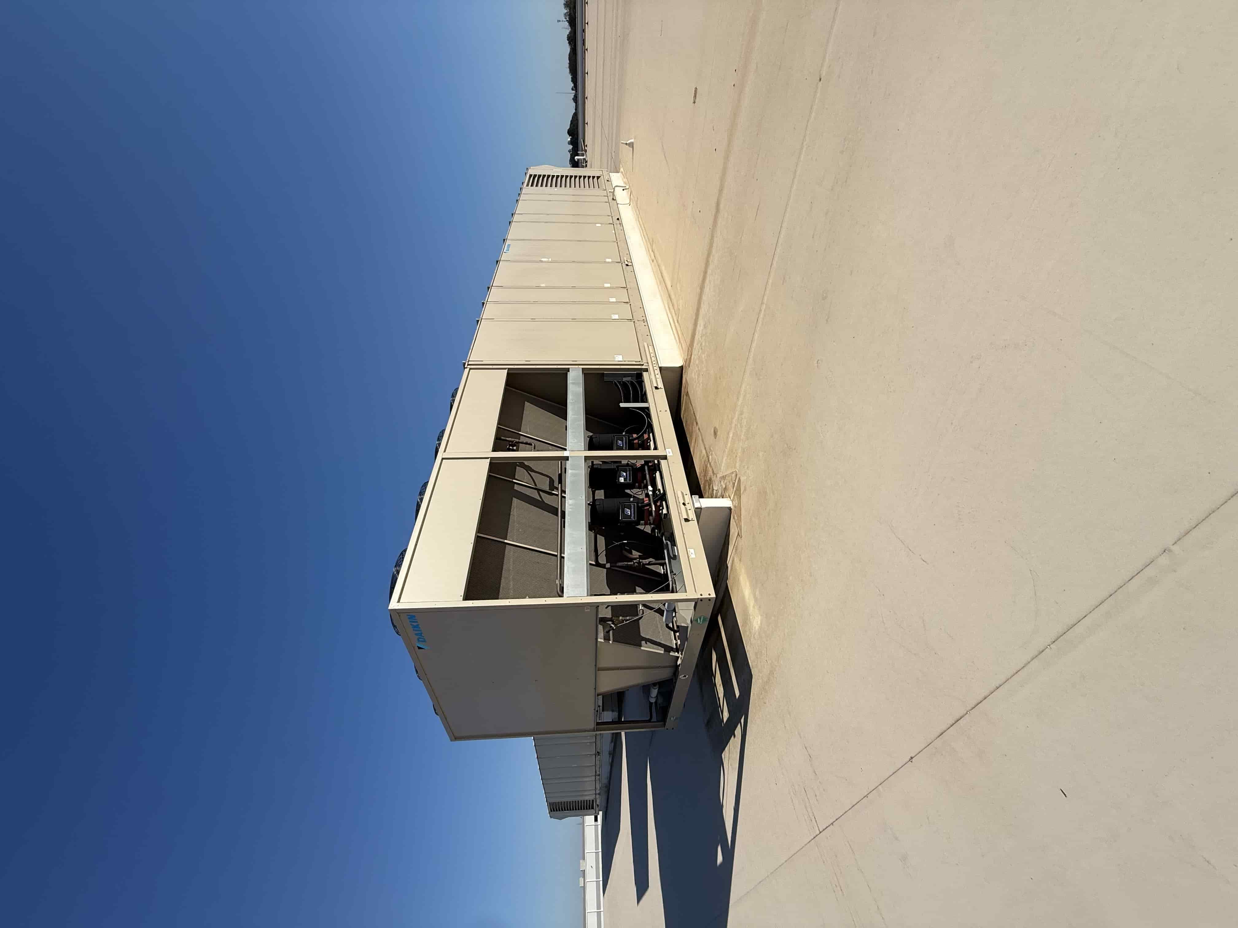 SB6009: RTU-13:  Daikin RPS130D 130-Ton Rooftop Unit | Grow Room | In-Place | Packaged DX + Gas Heat, photo 2