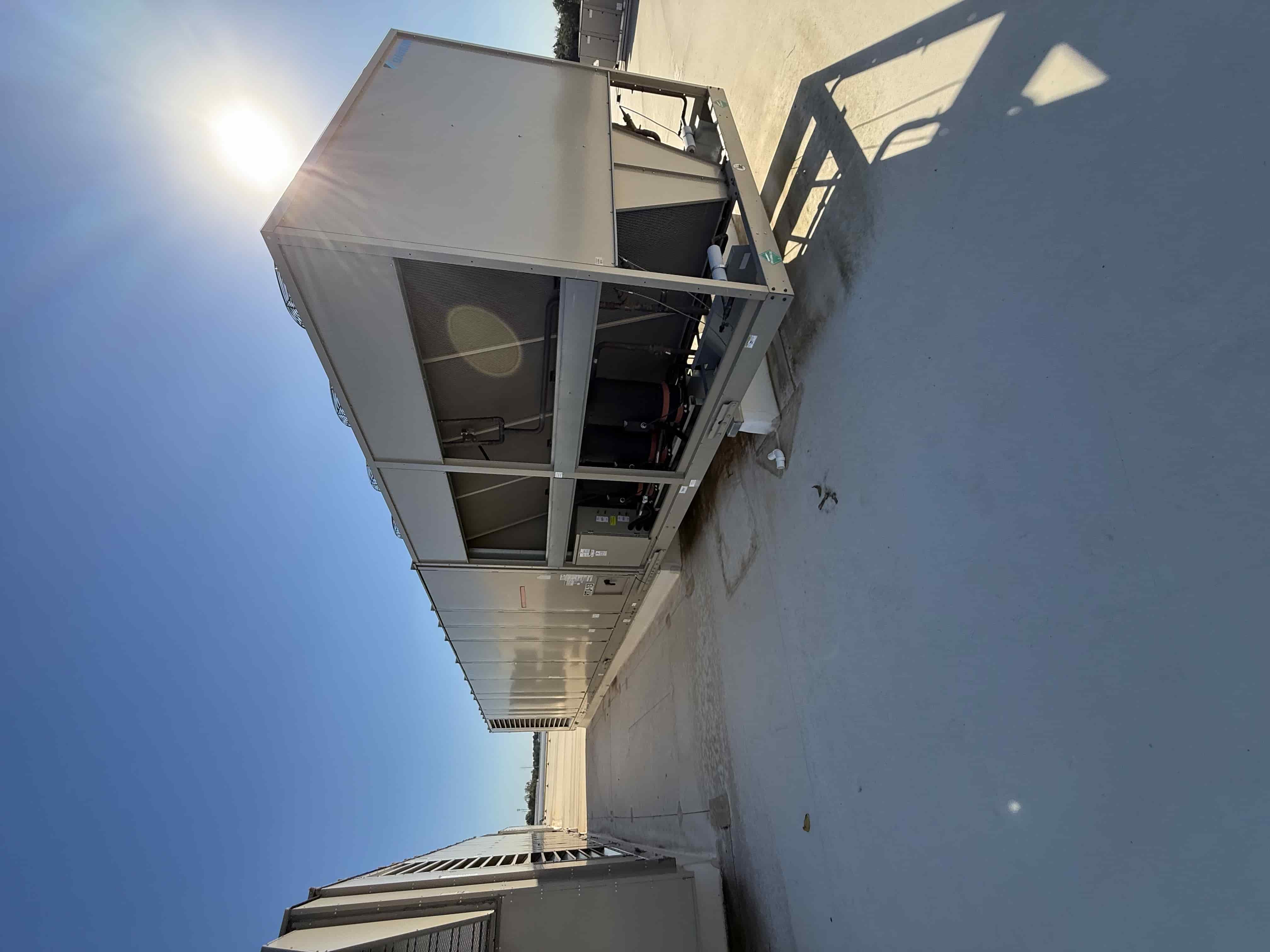 SB6009: RTU-13:  Daikin RPS130D 130-Ton Rooftop Unit | Grow Room | In-Place | Packaged DX + Gas Heat, photo 3
