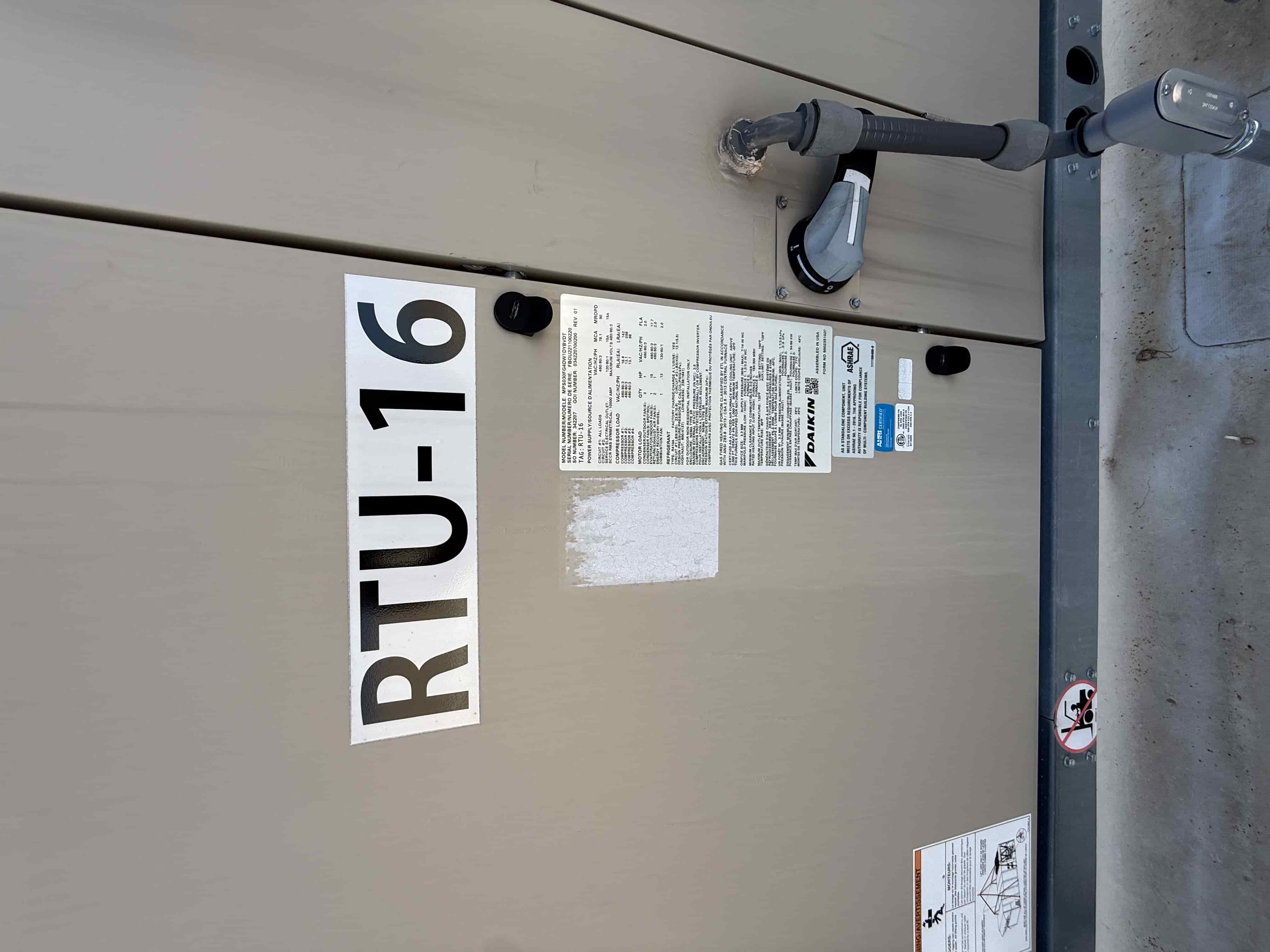 SB6010: RTU-16 Daikin MPS030F 30-Ton Rooftop Unit | Processing Room | In Place | R-410A | 12,000 CFM Packaged HVAC, photo 2