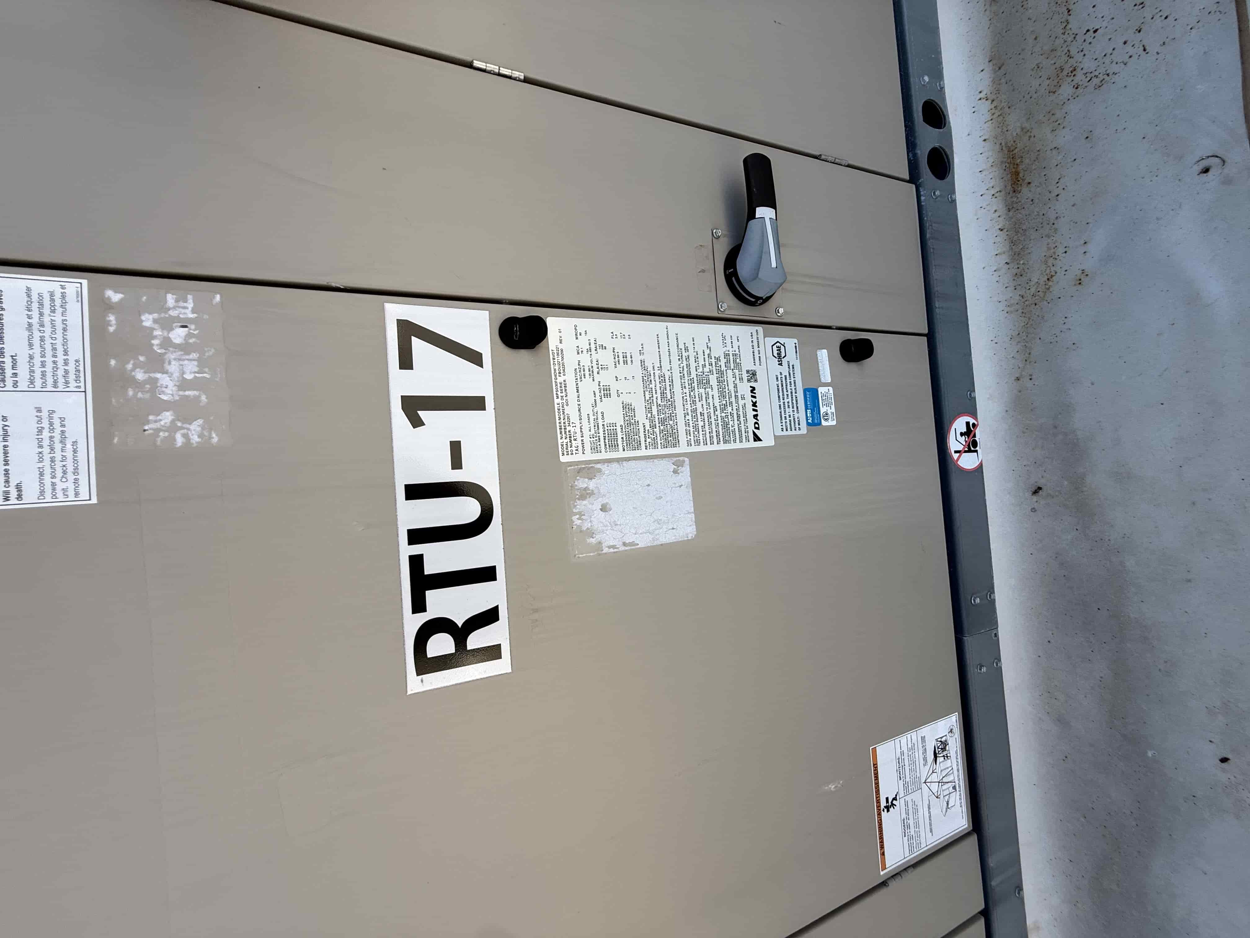 SB6011: RTU-17 Daikin MPS030F 30-Ton Rooftop Unit | Processing Room | R-410A | 12,000 CFM Packaged HVAC, photo 2